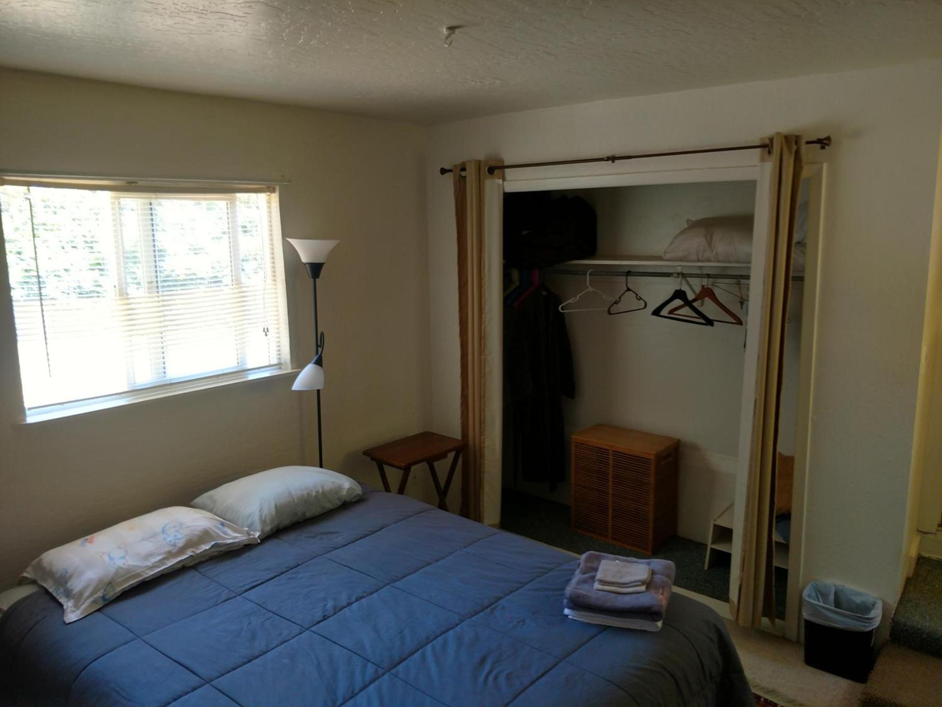 Lakeside Hostel & Guest House photo 21