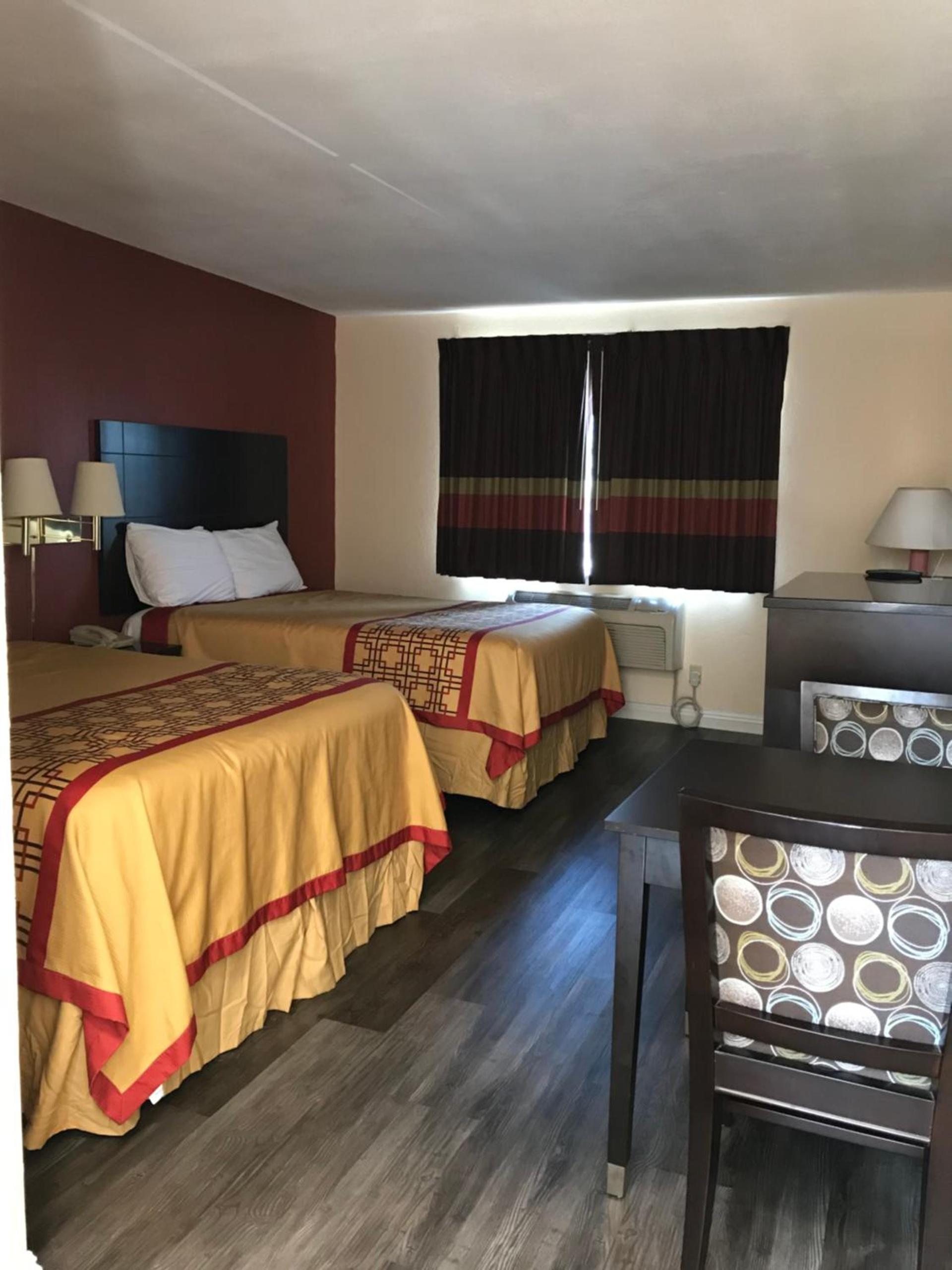 Manhattan Inn & Suites photo 22
