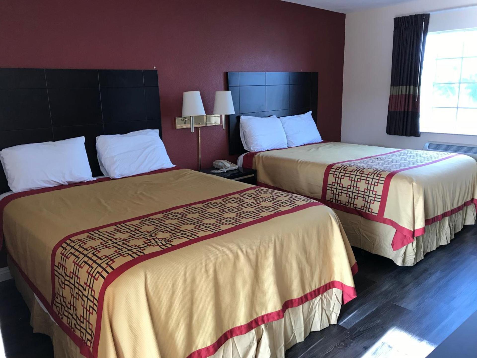 Manhattan Inn & Suites photo 31