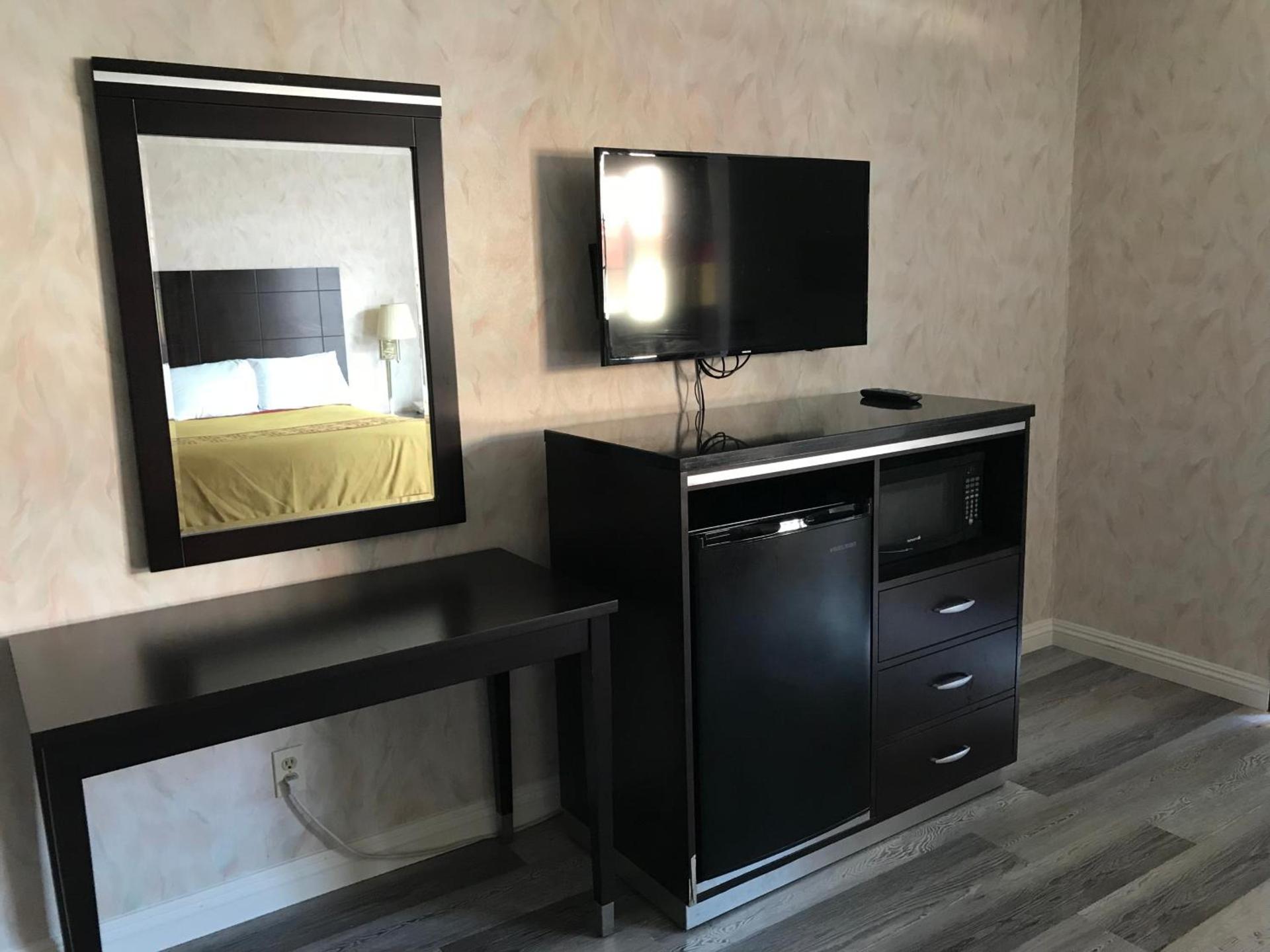 Manhattan Inn & Suites photo 21