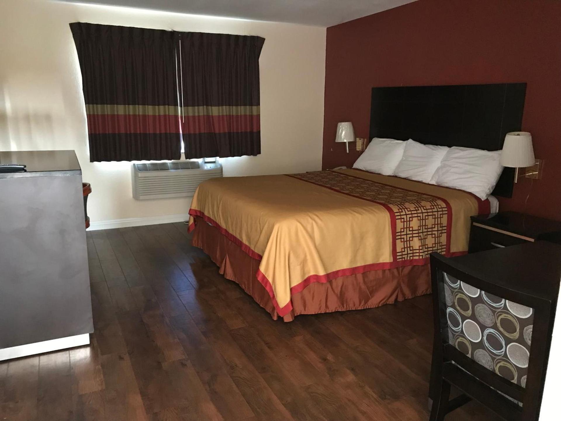 Manhattan Inn & Suites photo 20