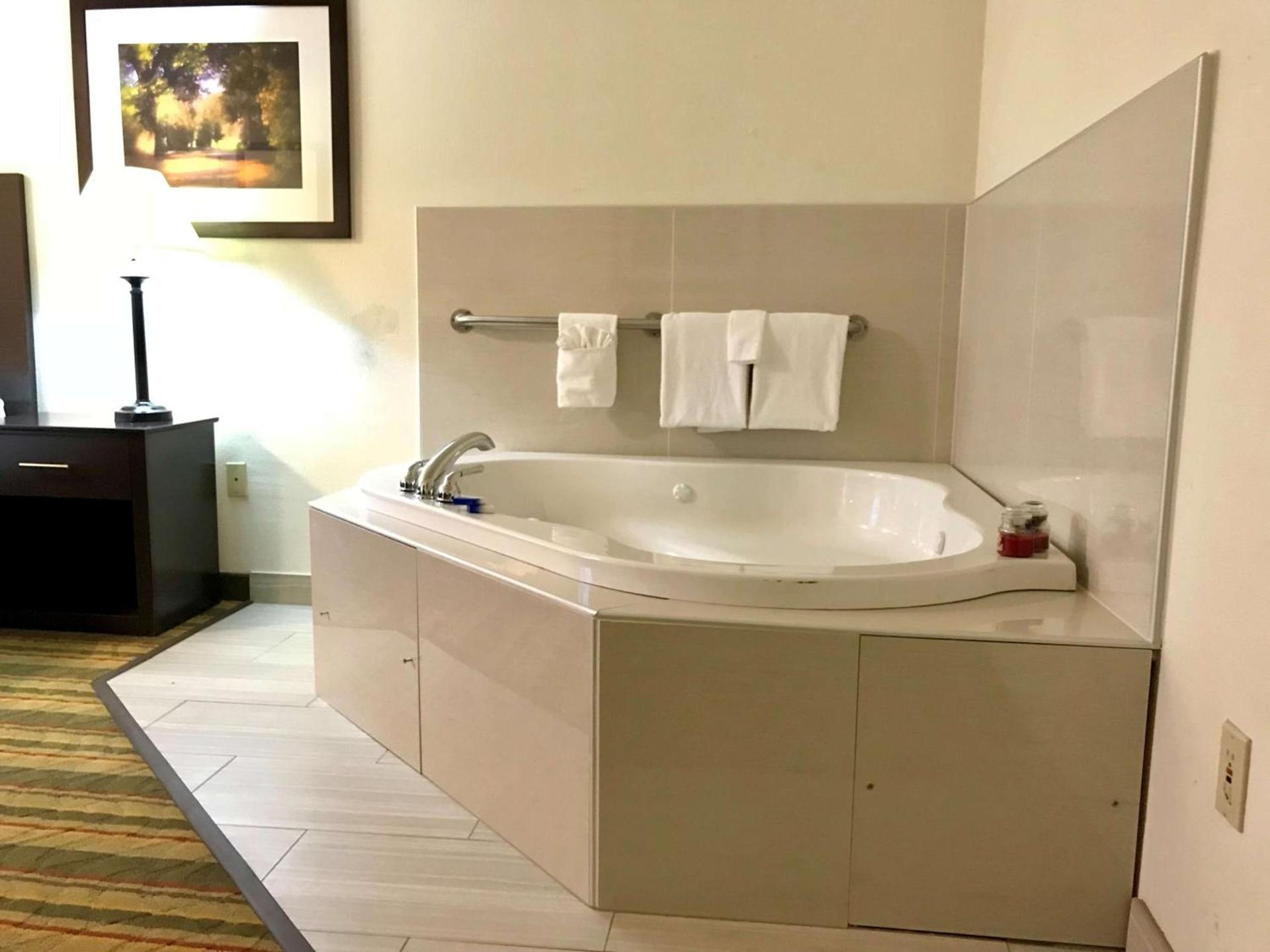 Best Western Visalia Hotel photo 45