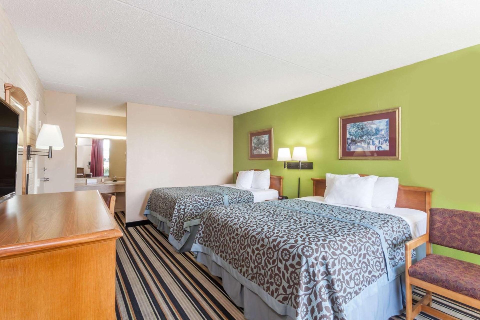 Days Inn by Wyndham Jackson photo 11