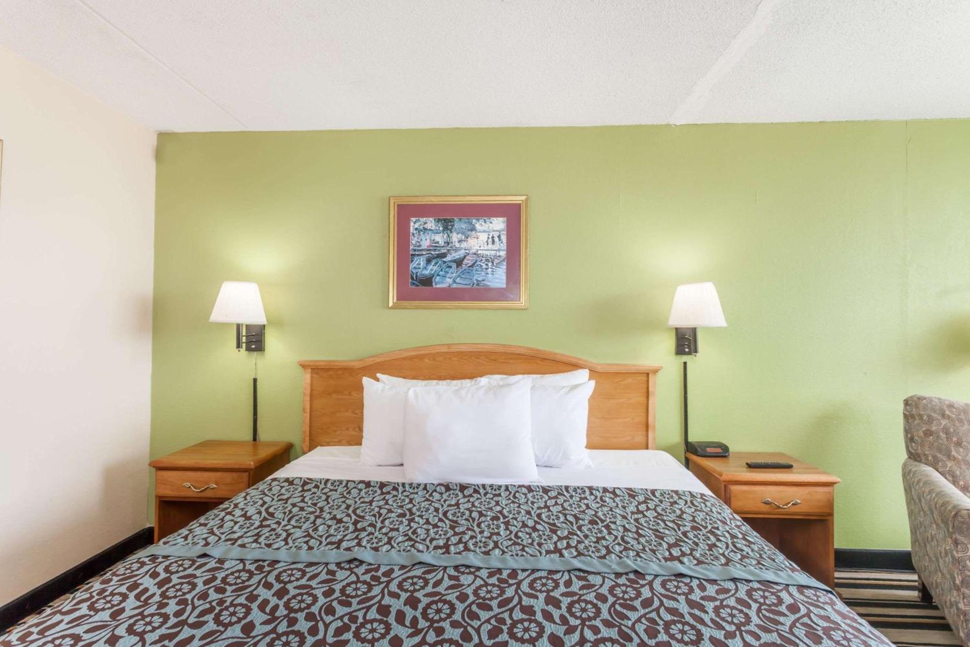 Days Inn by Wyndham Jackson photo 9