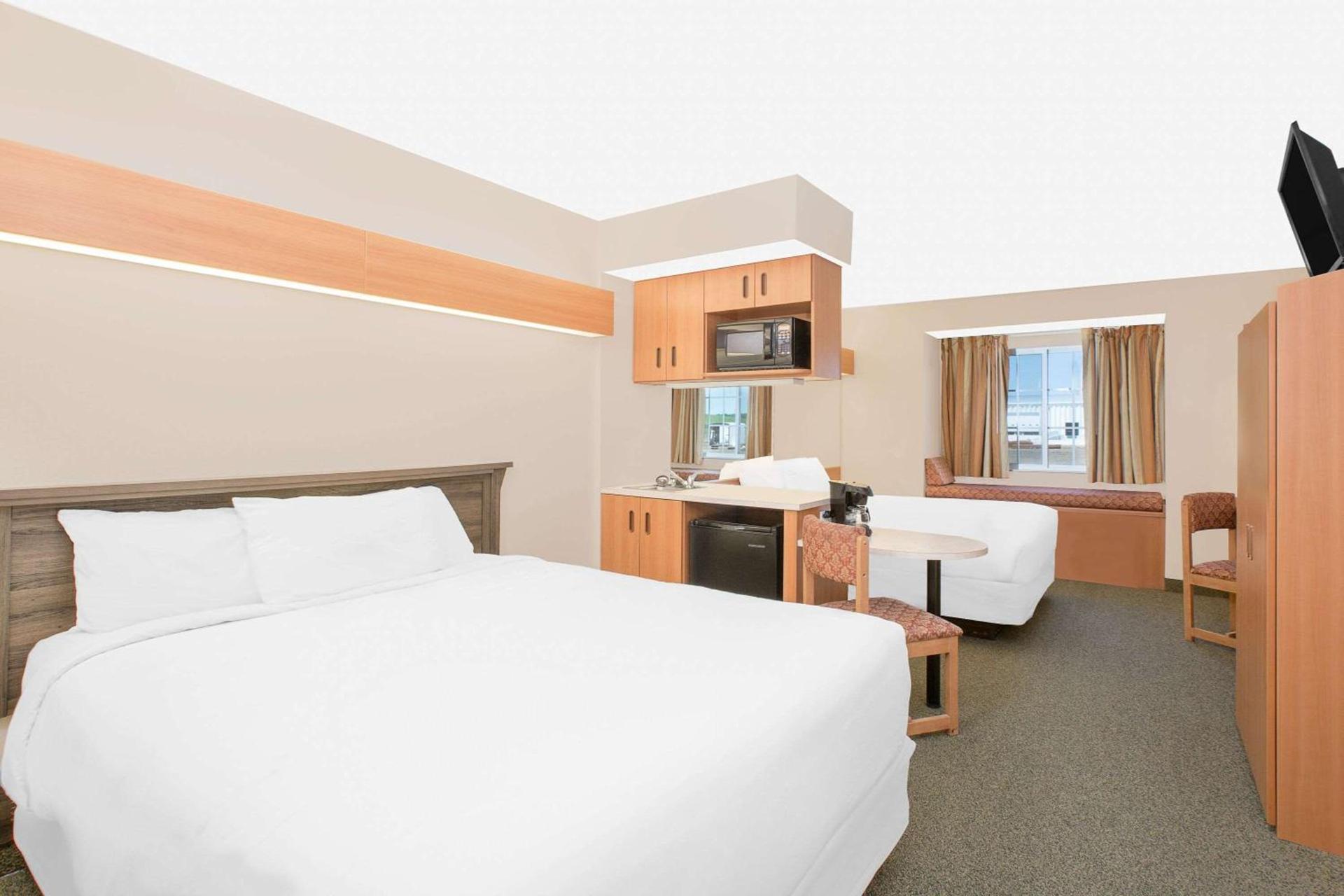 Microtel Inn & Suites by Wyndham Colfax photo 25