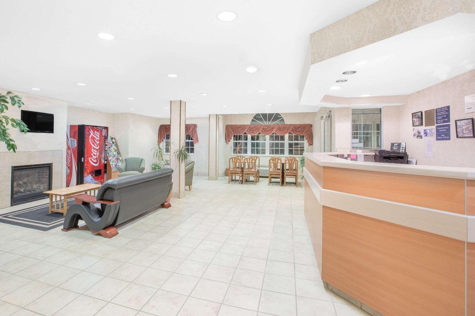 Microtel Inn & Suites by Wyndham Colfax photo 23