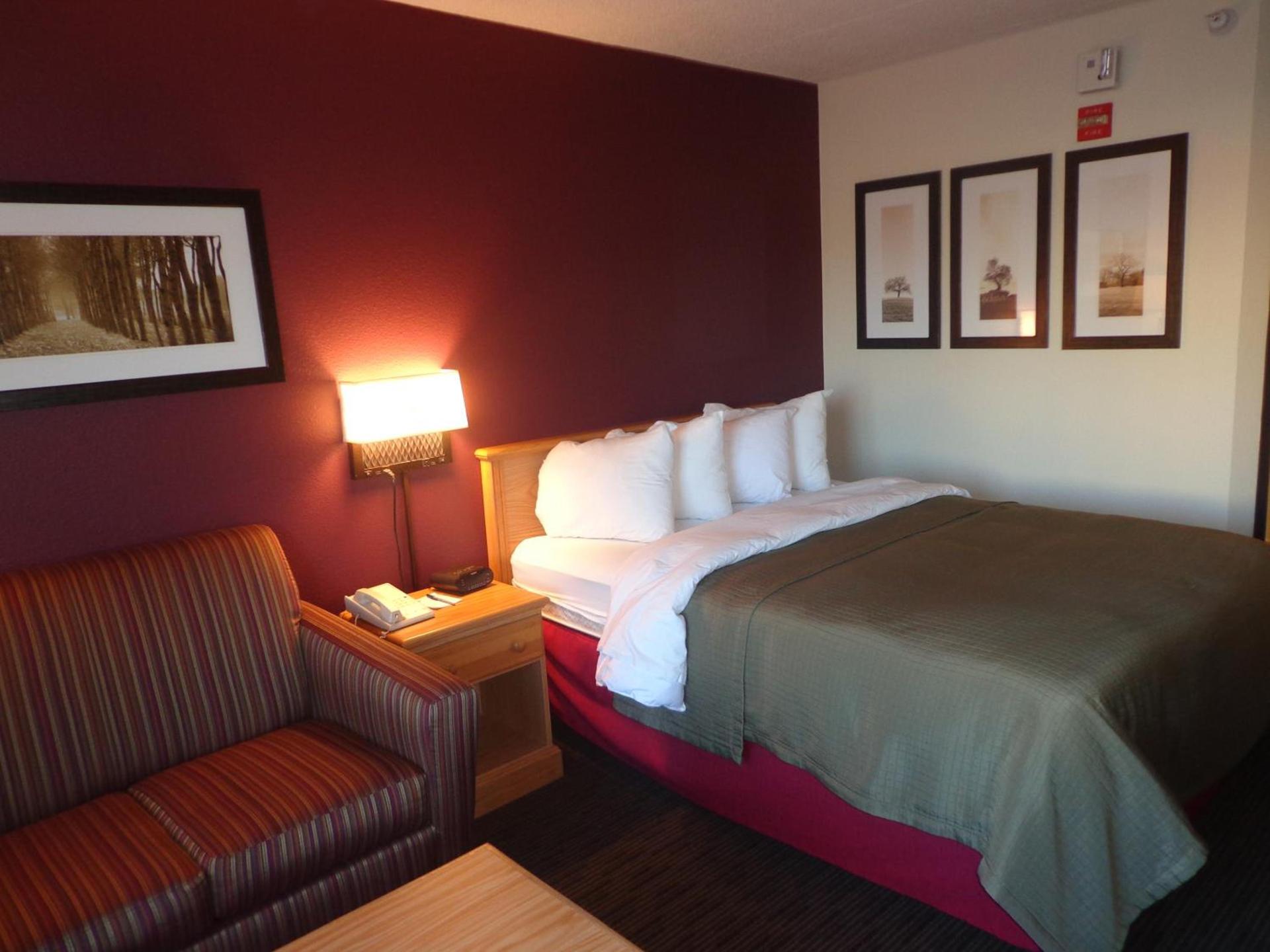 AmericInn by Wyndham Kearney photo 16