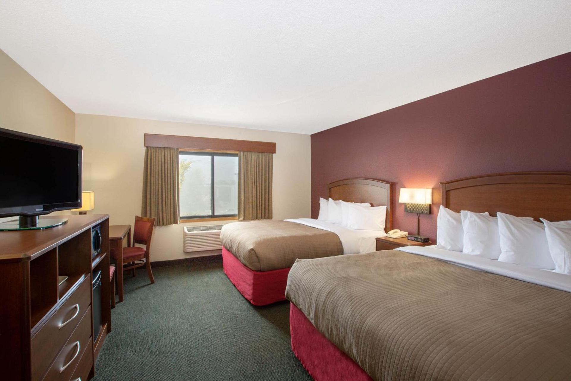 AmericInn by Wyndham Kearney photo 5