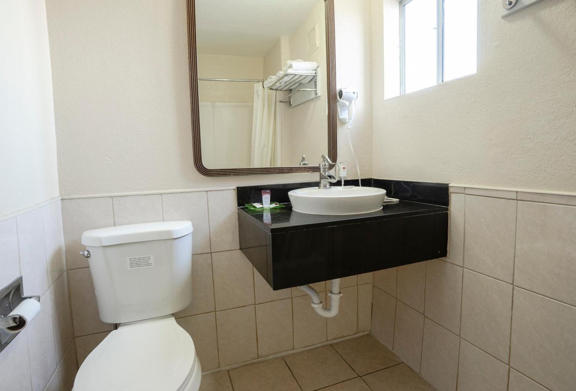 Value Inn Hollywood photo 19