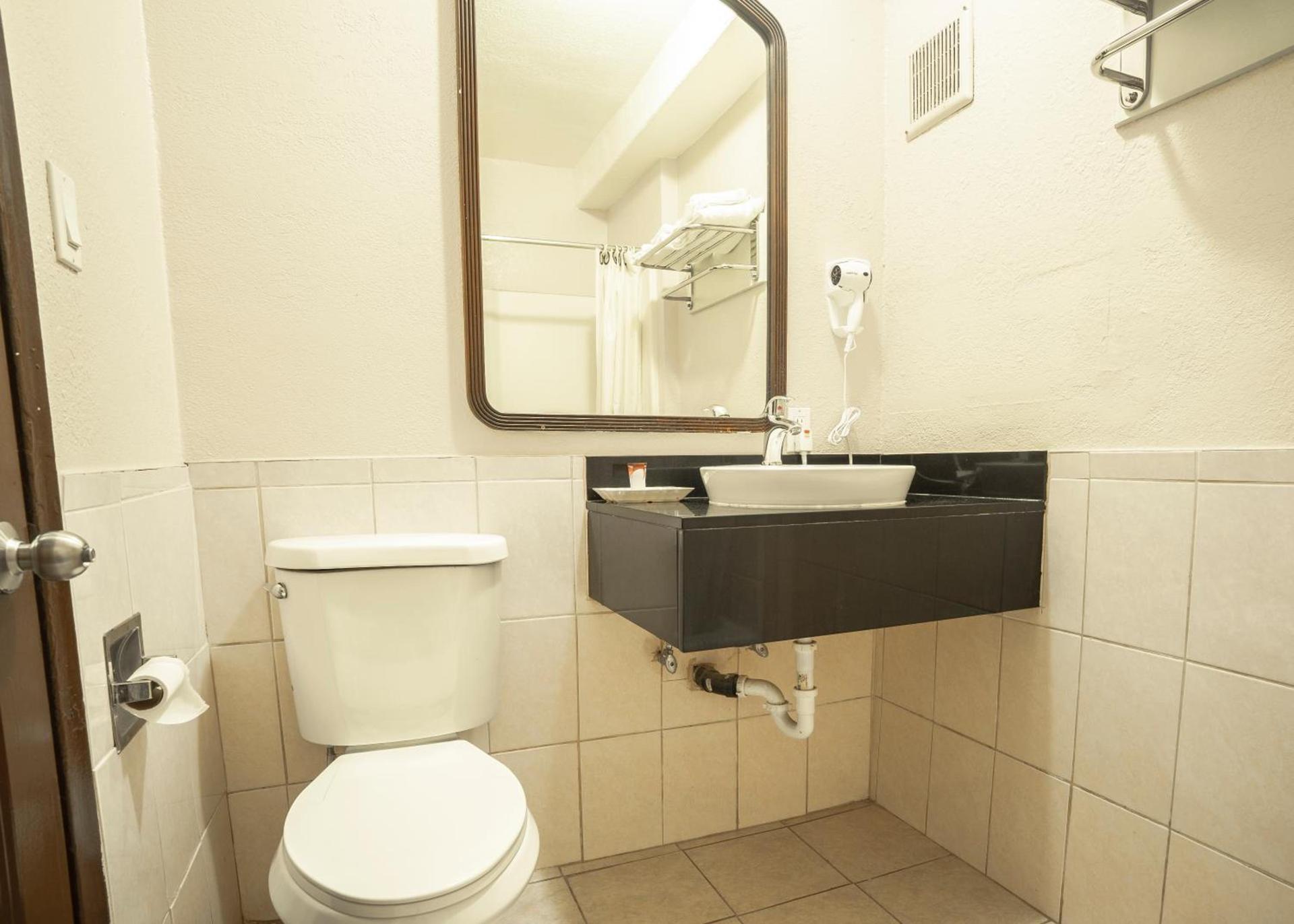 Value Inn Hollywood photo 23