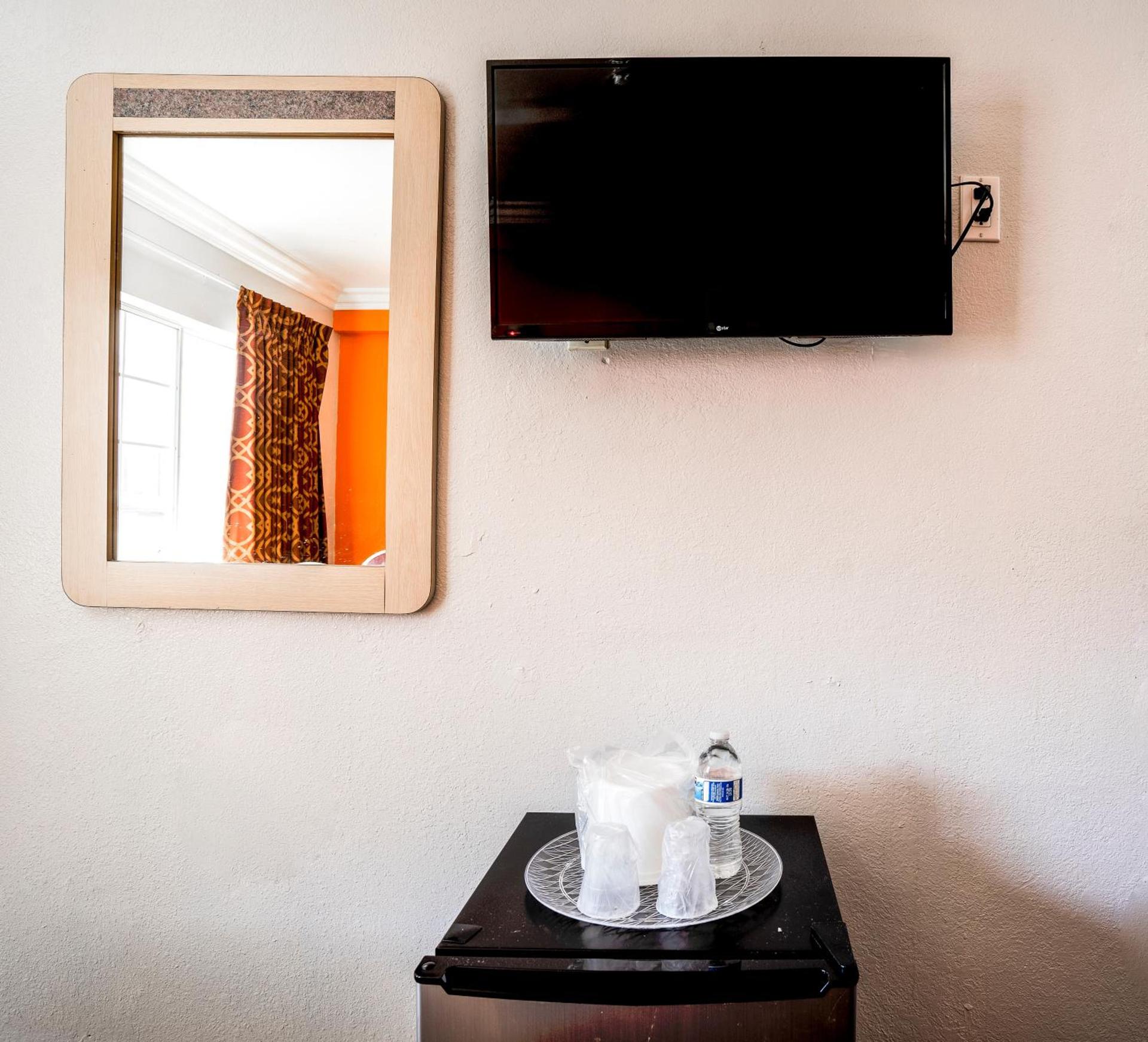 Value Inn Hollywood photo 14