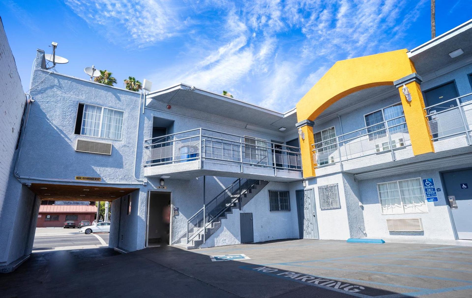 Value Inn Hollywood photo 7