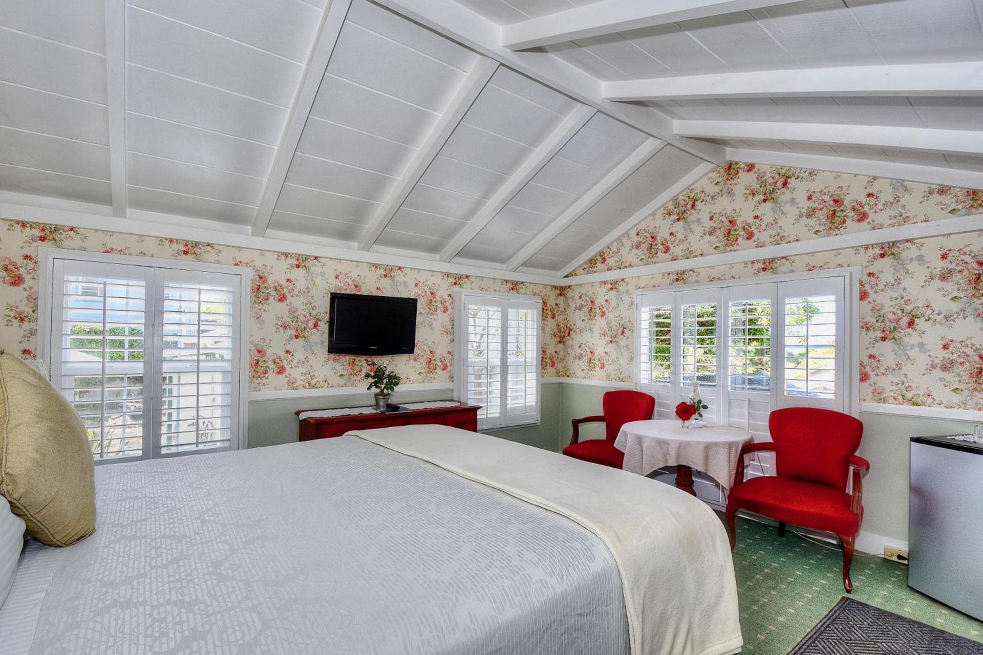 Carmel Green Lantern Inn photo 6