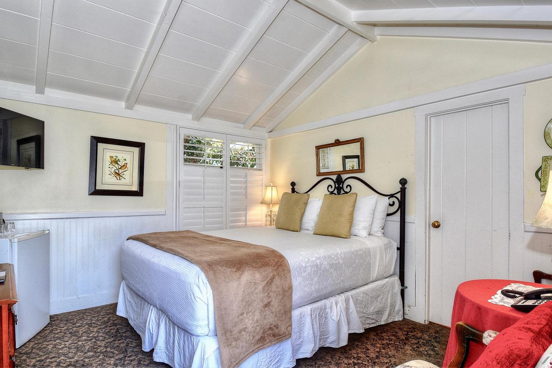 Carmel Green Lantern Inn photo 24