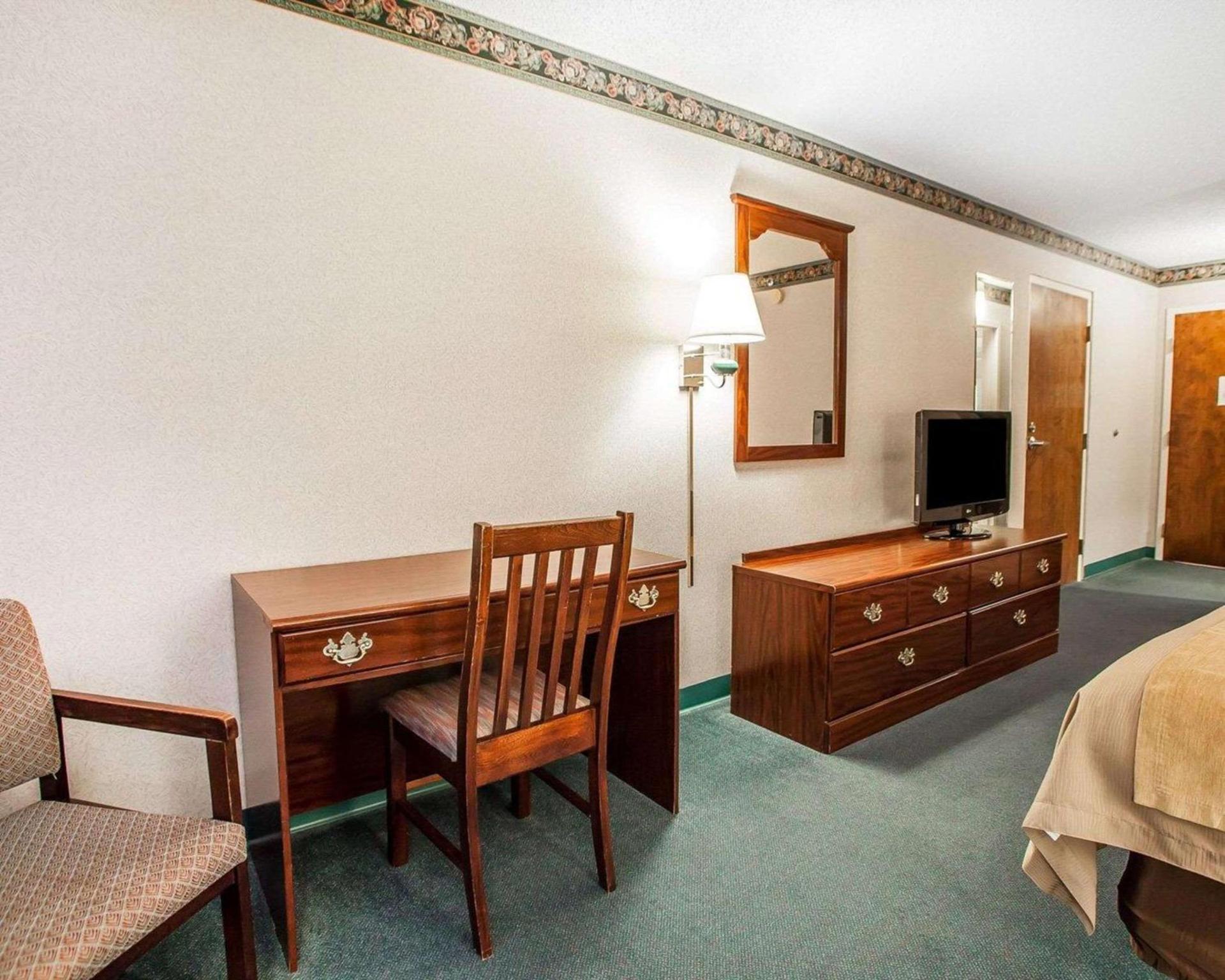 Quality Inn Midway photo 9