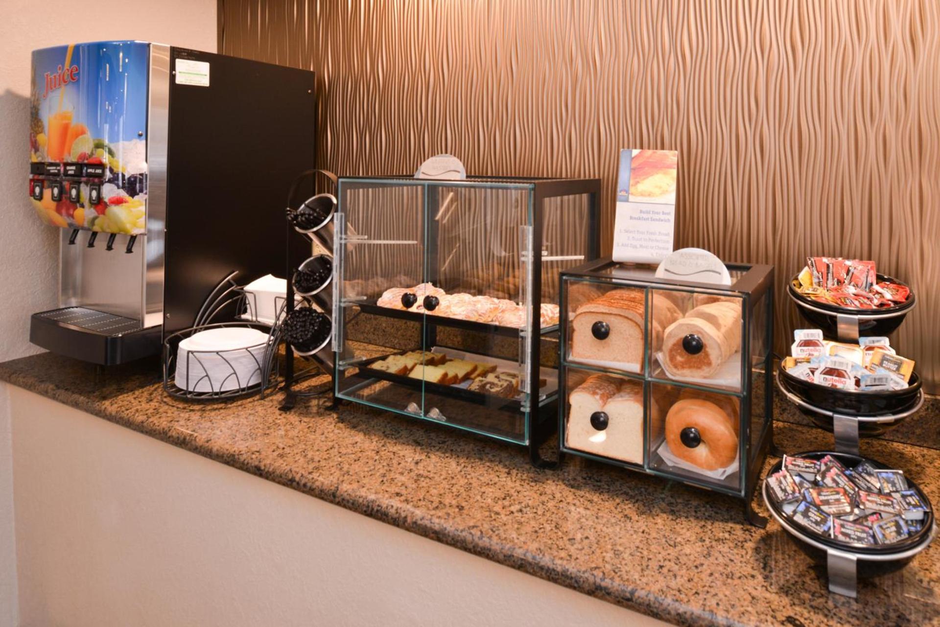 Best Western Plus Peak Vista Inn & Suites photo 29