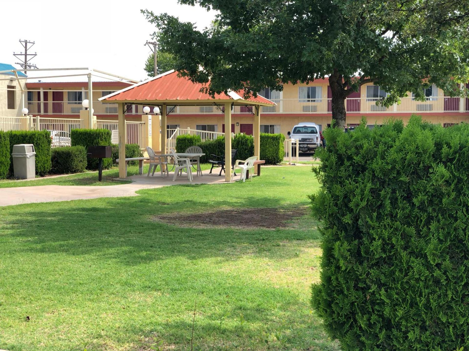 Lone Star Inn photo 14