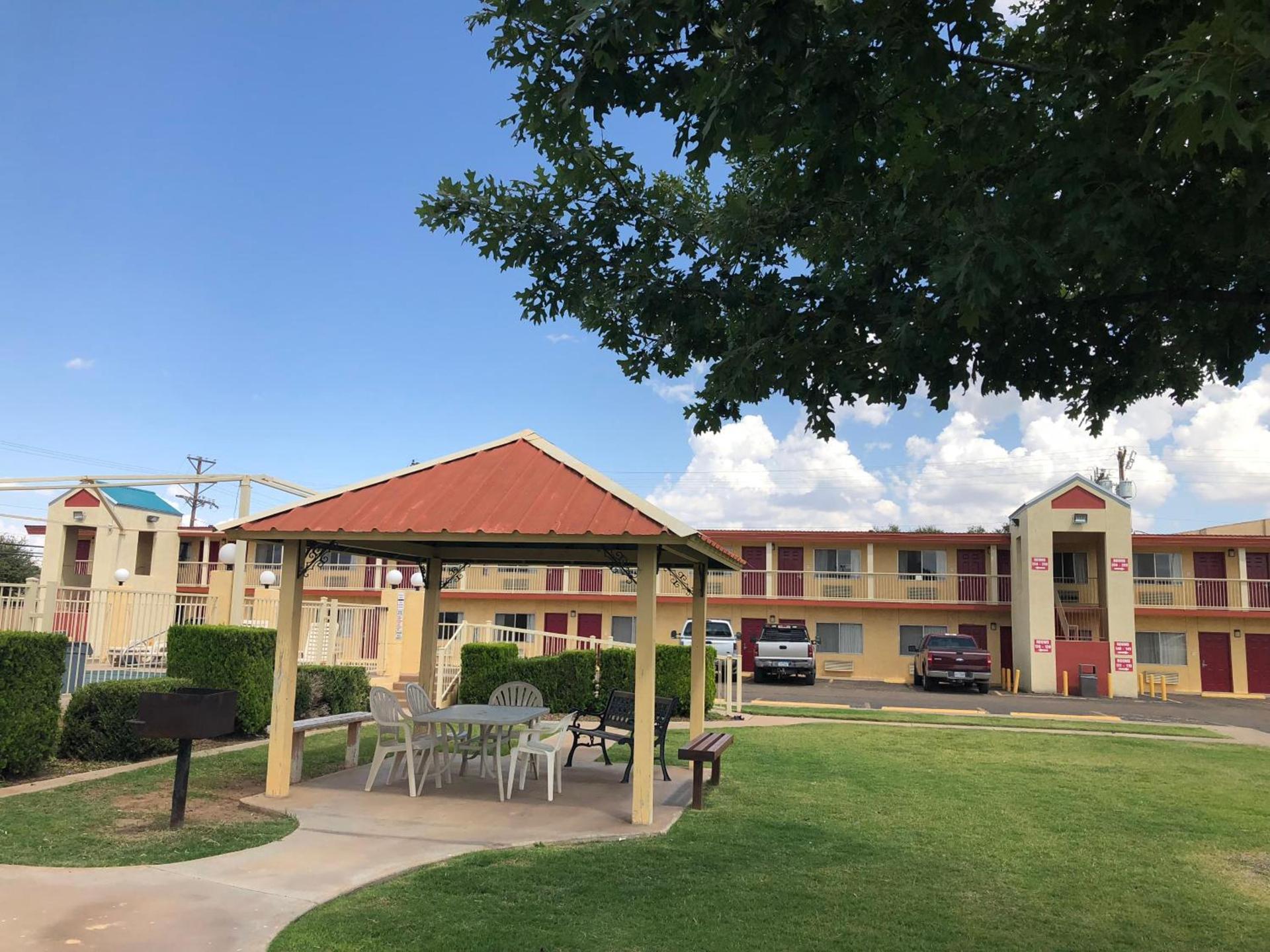 Lone Star Inn photo 8