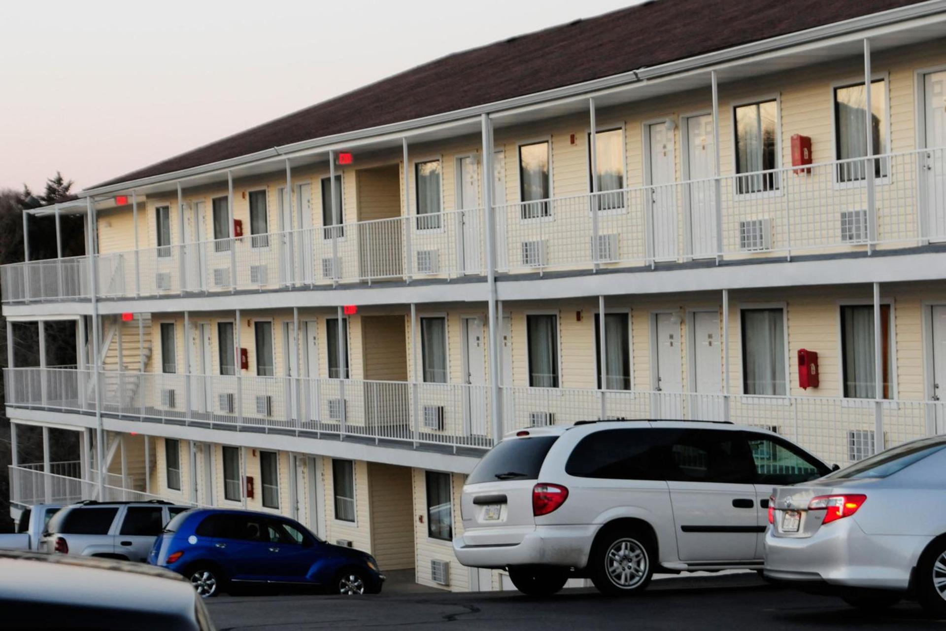 Whispering Hills Inn photo 8