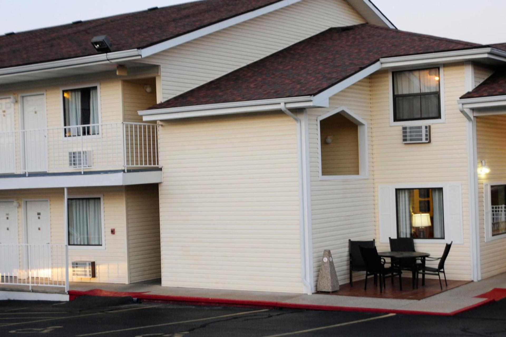 Whispering Hills Inn photo 9