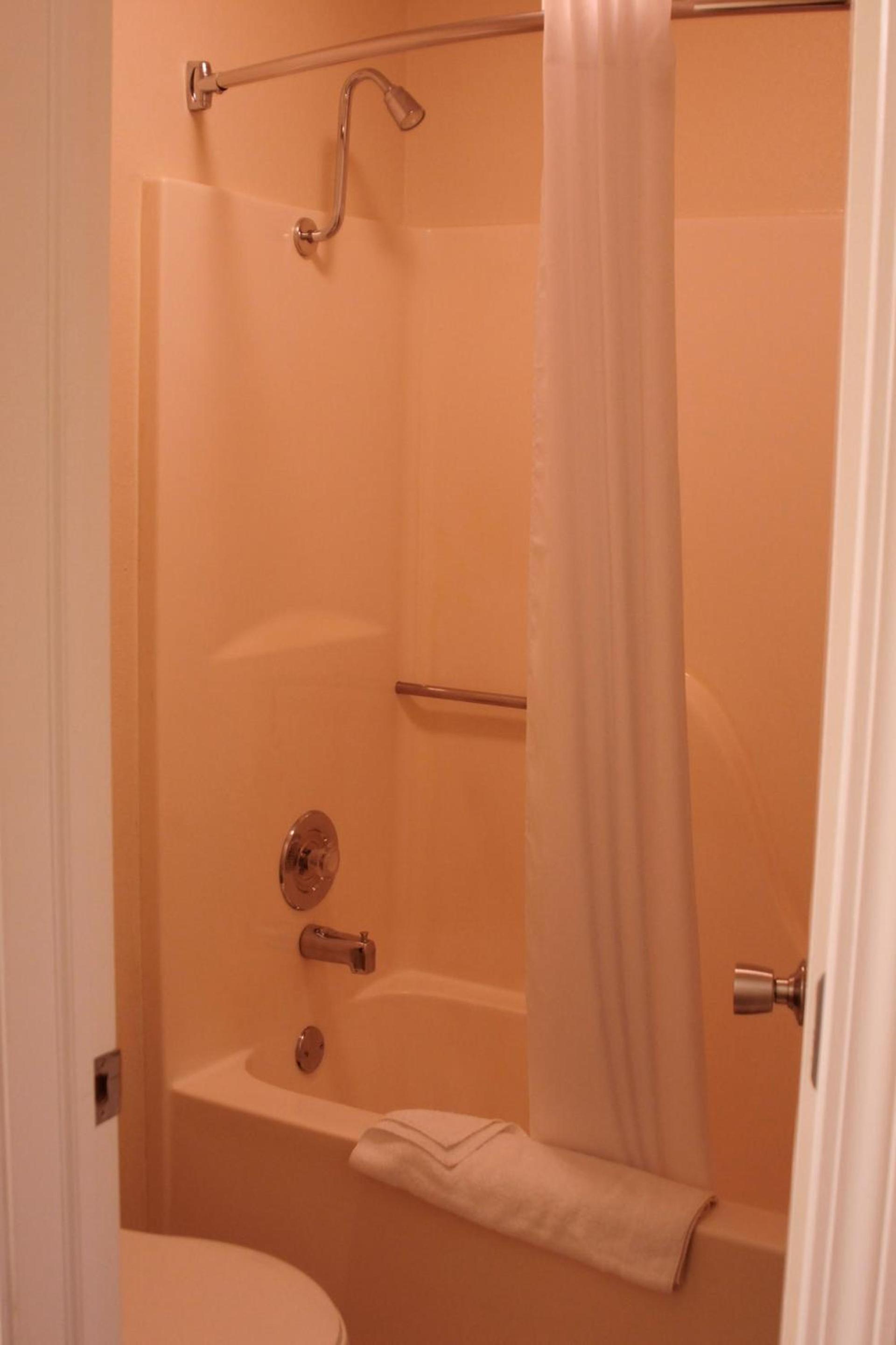 Whispering Hills Inn photo 19