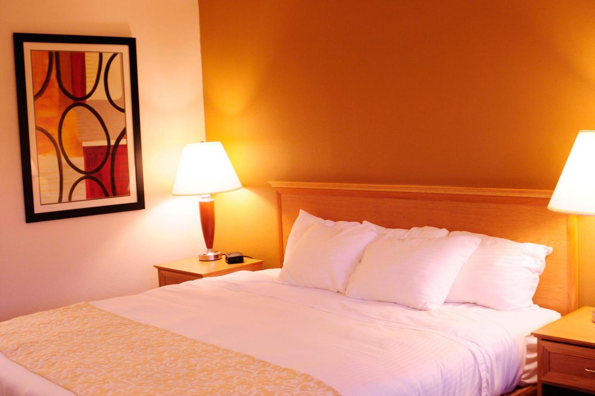 Whispering Hills Inn photo 20