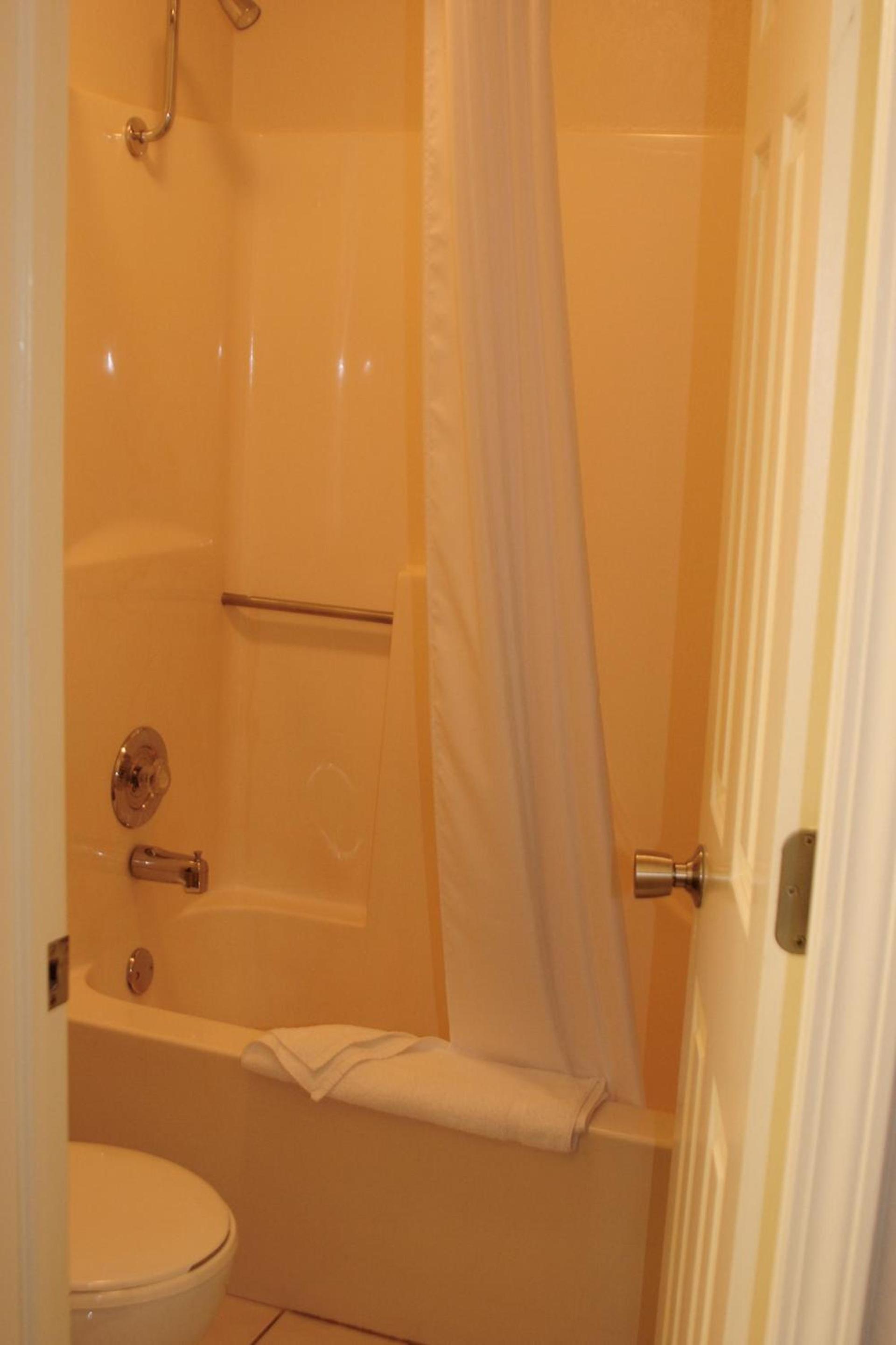 Whispering Hills Inn photo 26