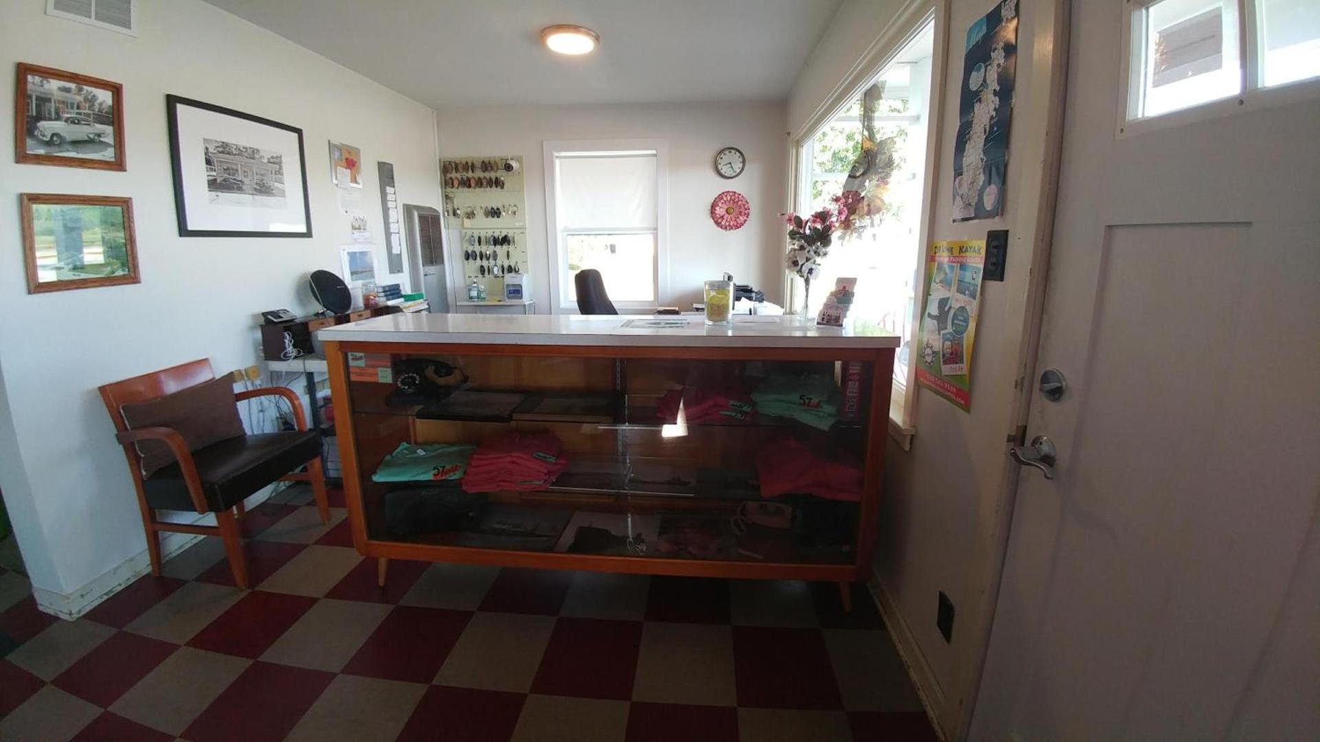 Motel 57 photo 40