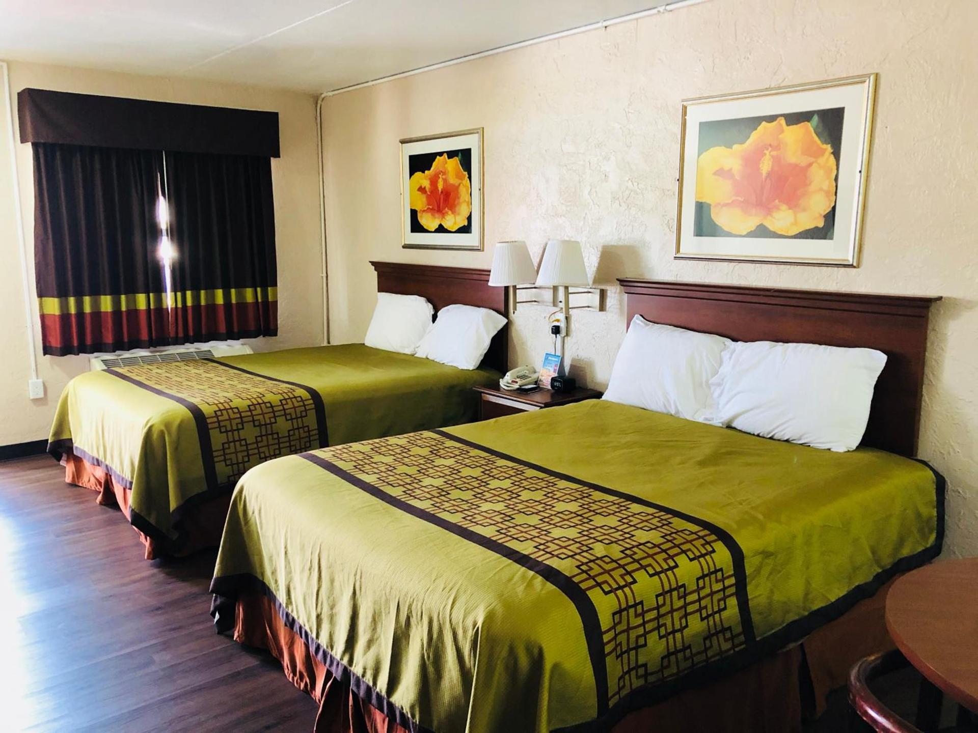 Deluxe Inn - Sarasota photo 9