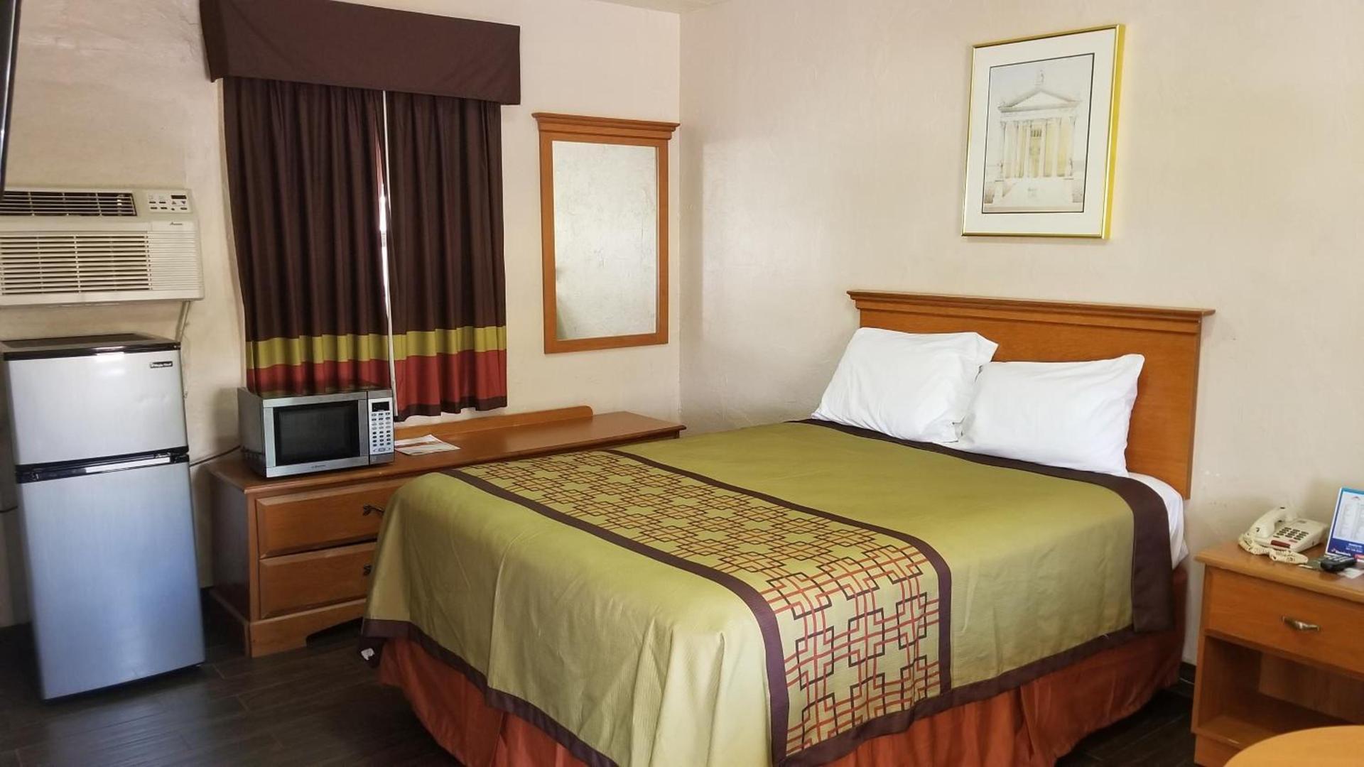 Deluxe Inn - Sarasota photo 5