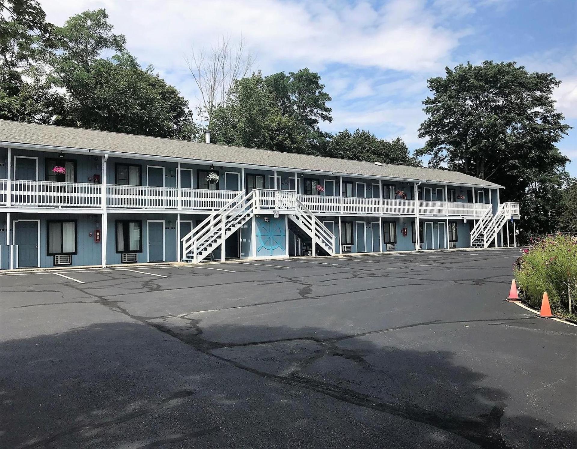 Atlantic Motel photo 1