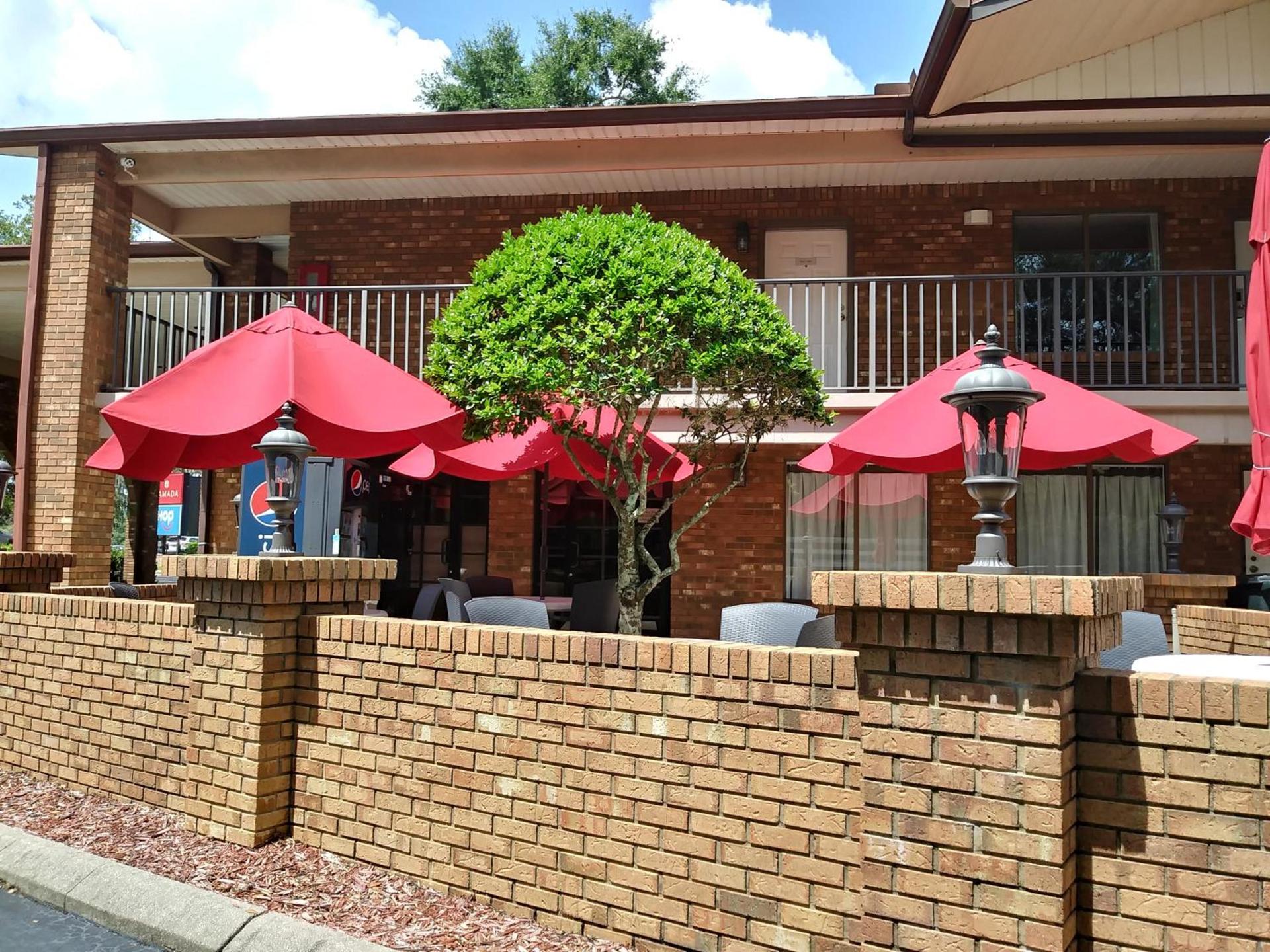 Ramada by Wyndham Temple Terrace/Tampa North photo 23