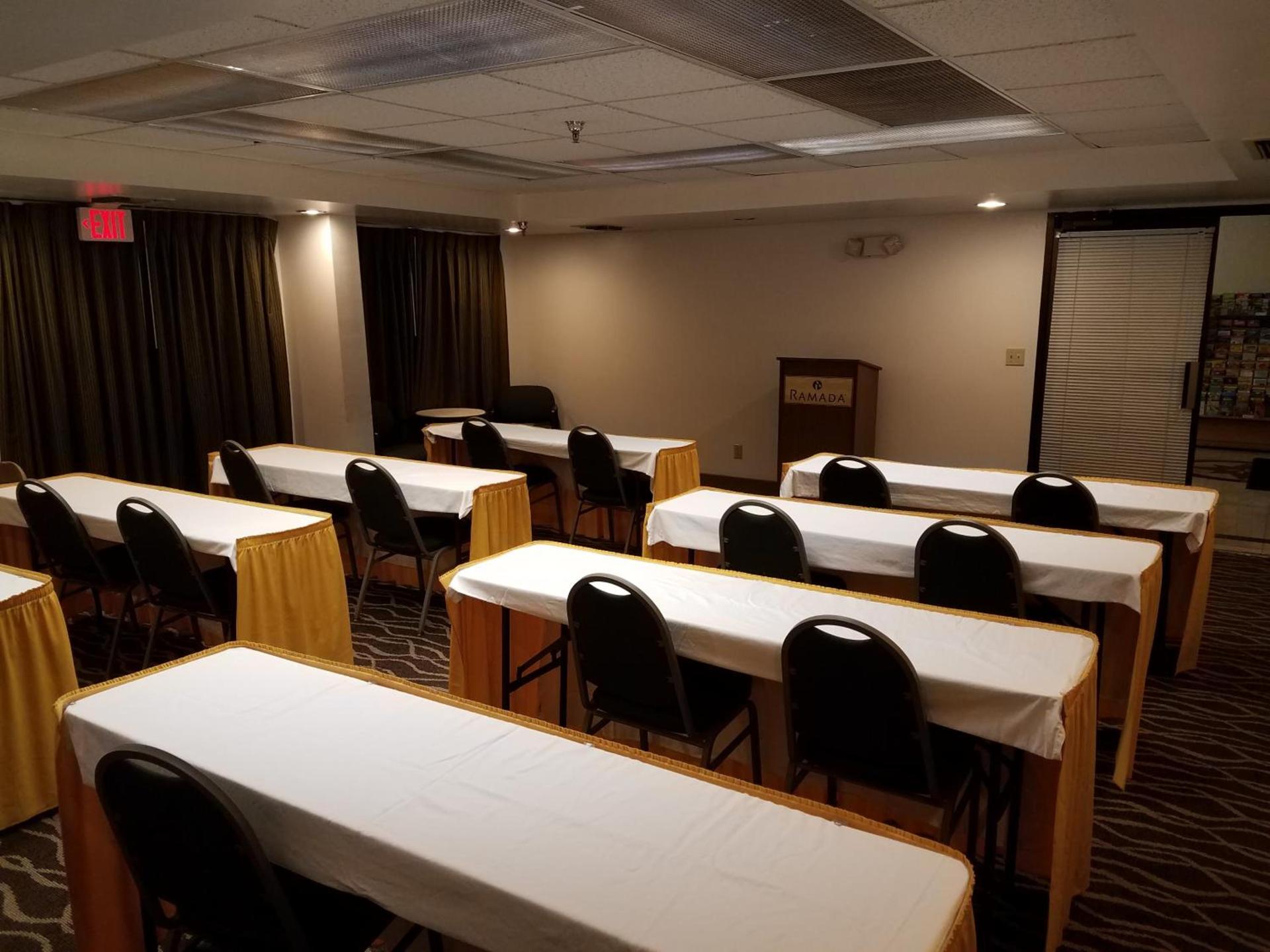 Ramada by Wyndham Temple Terrace/Tampa North photo 29