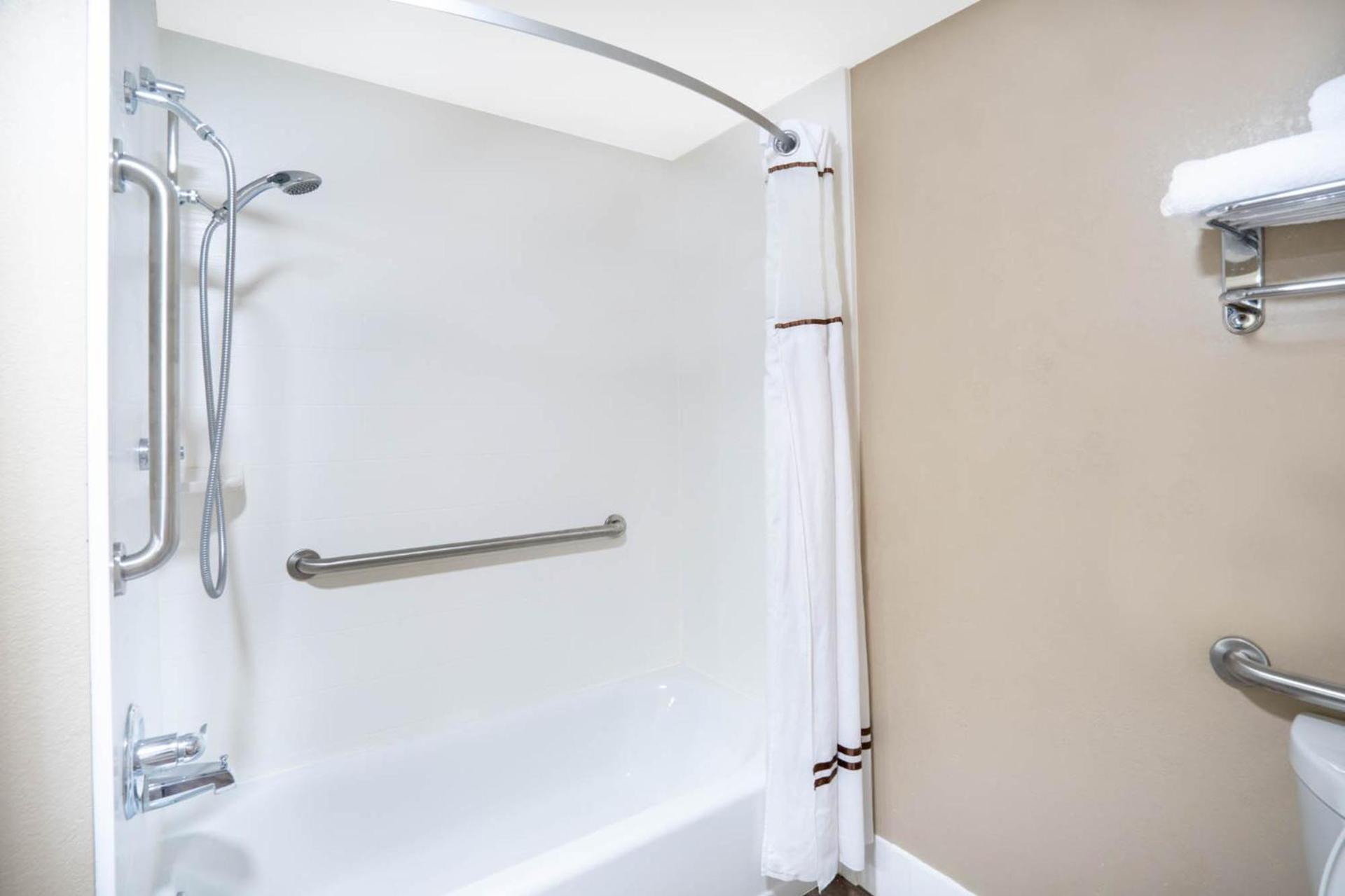 Super 8 by Wyndham Murfreesboro photo 25
