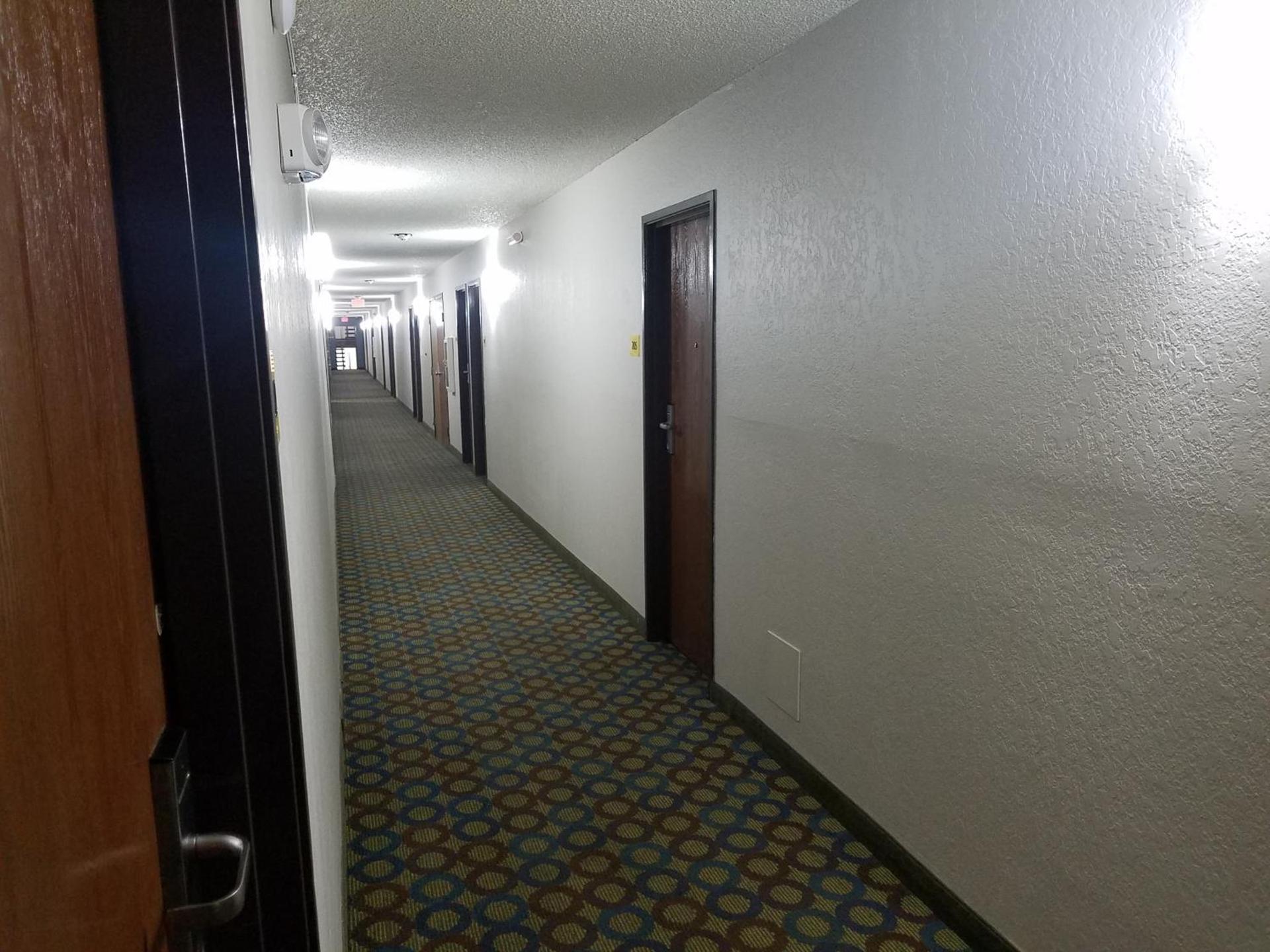 Super 8 by Wyndham Independence Kansas City photo 24