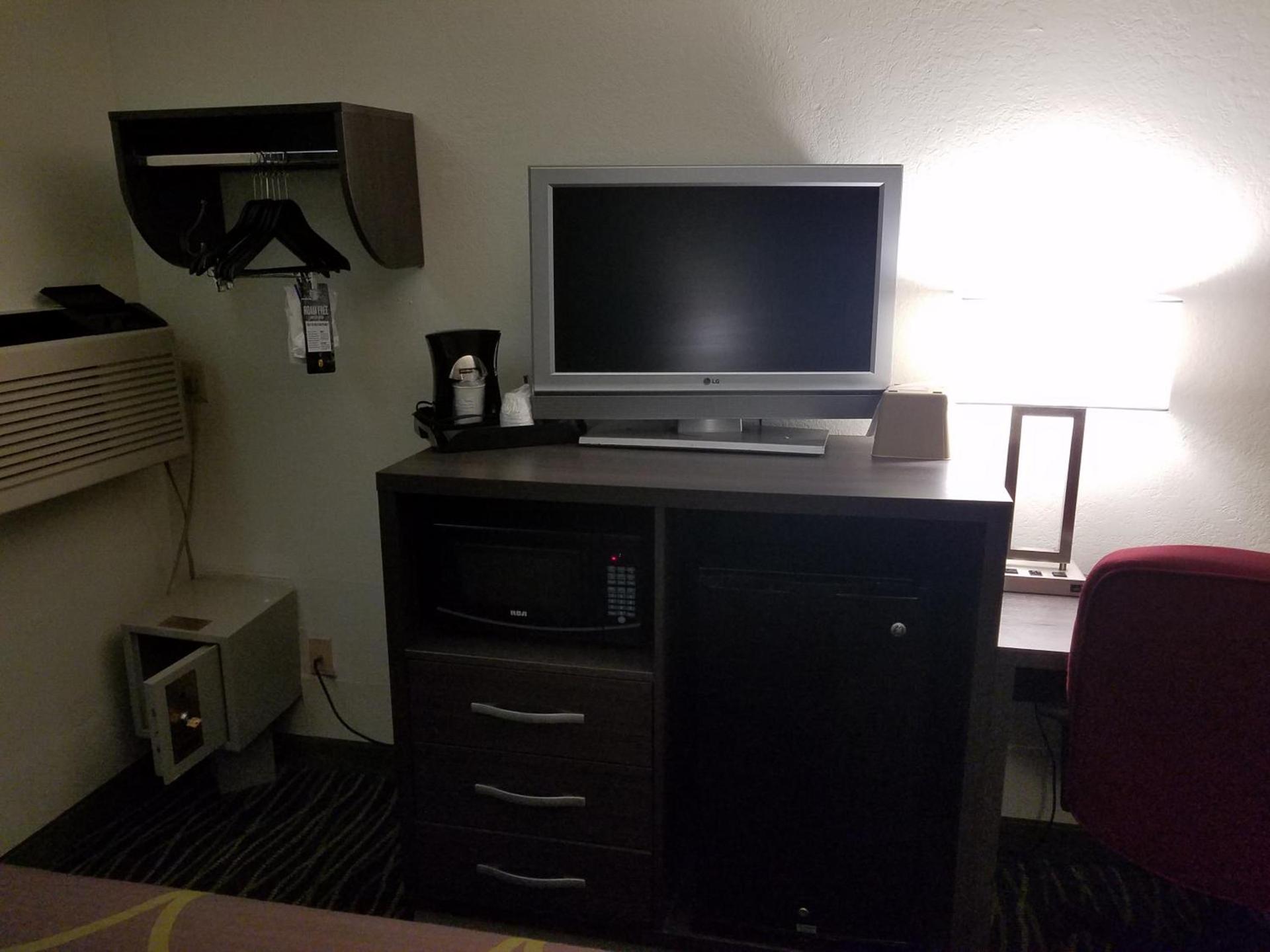 Super 8 by Wyndham Independence Kansas City photo 4