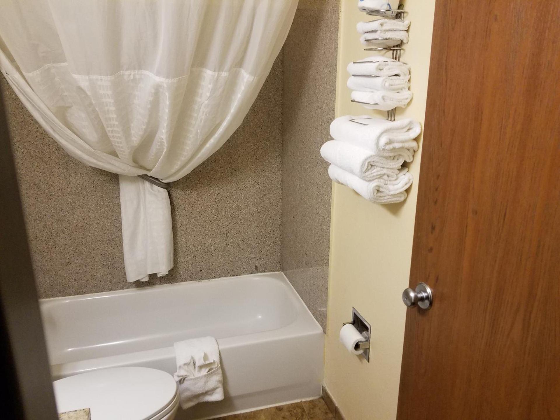 Super 8 by Wyndham Independence Kansas City photo 3