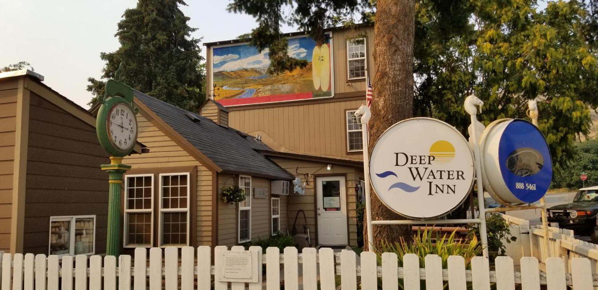 Deep Water Inn photo 12