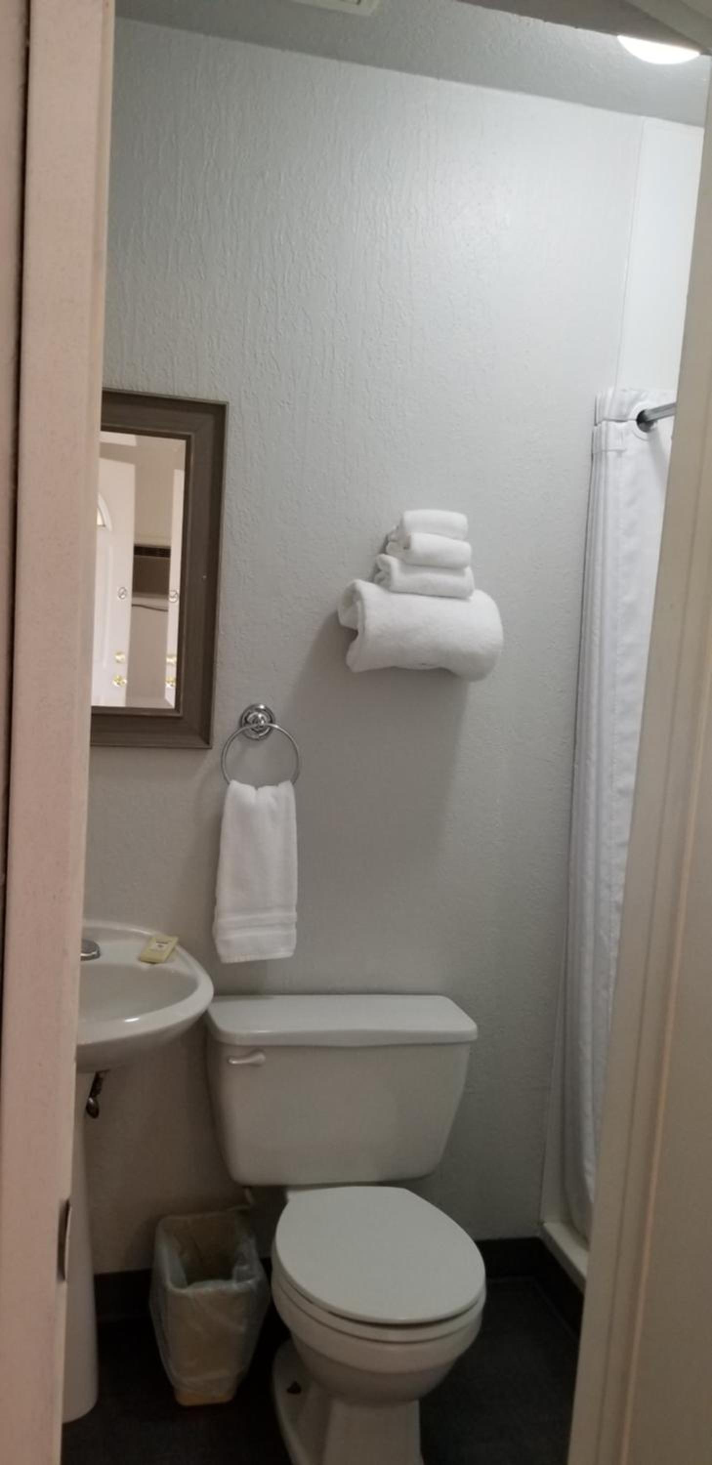 Deep Water Inn photo 16