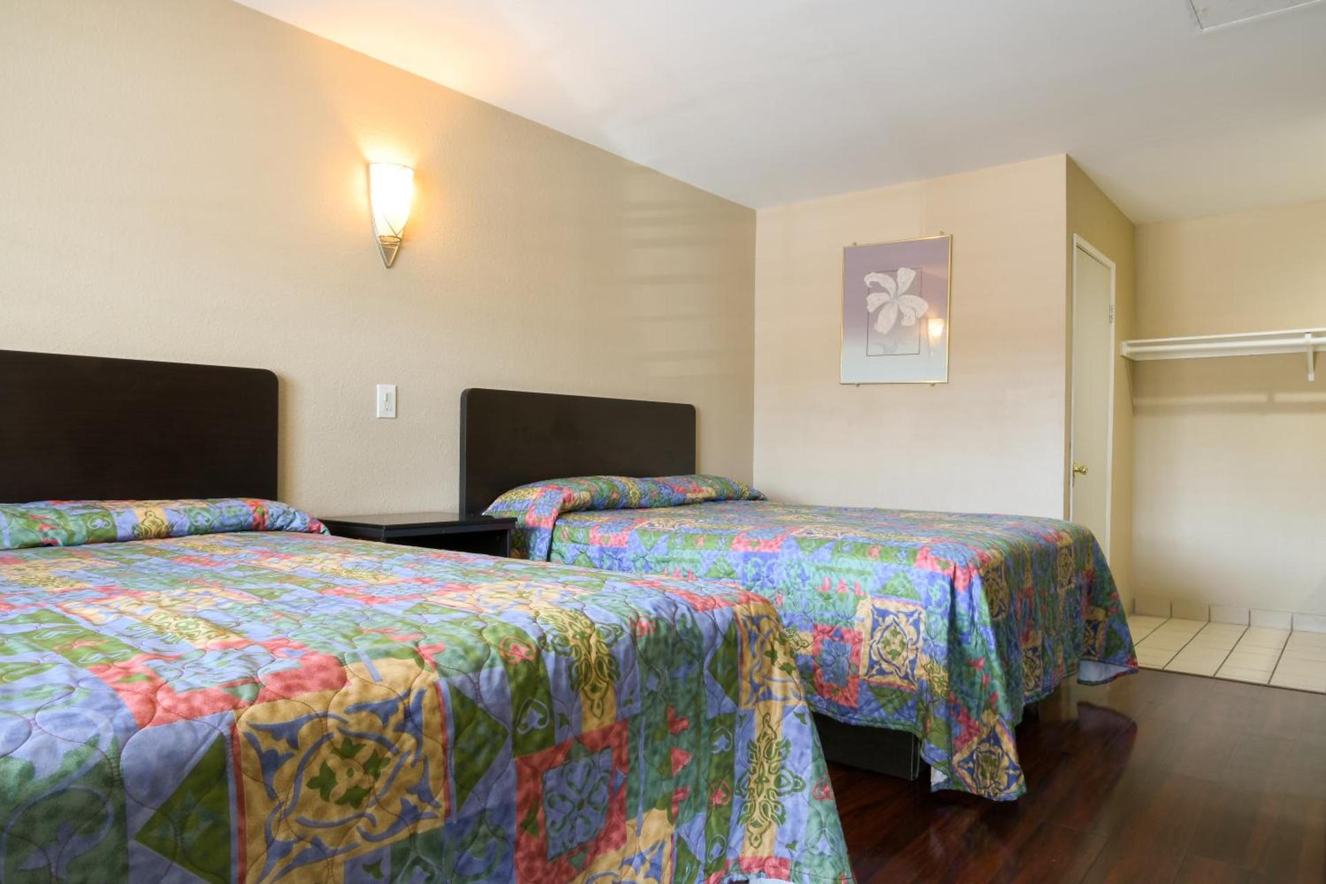 Covina Motel photo 24
