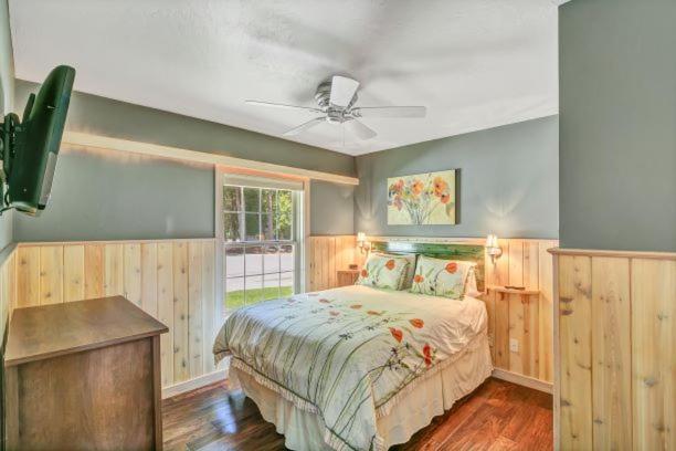 Spruce & Shore Motel photo 17