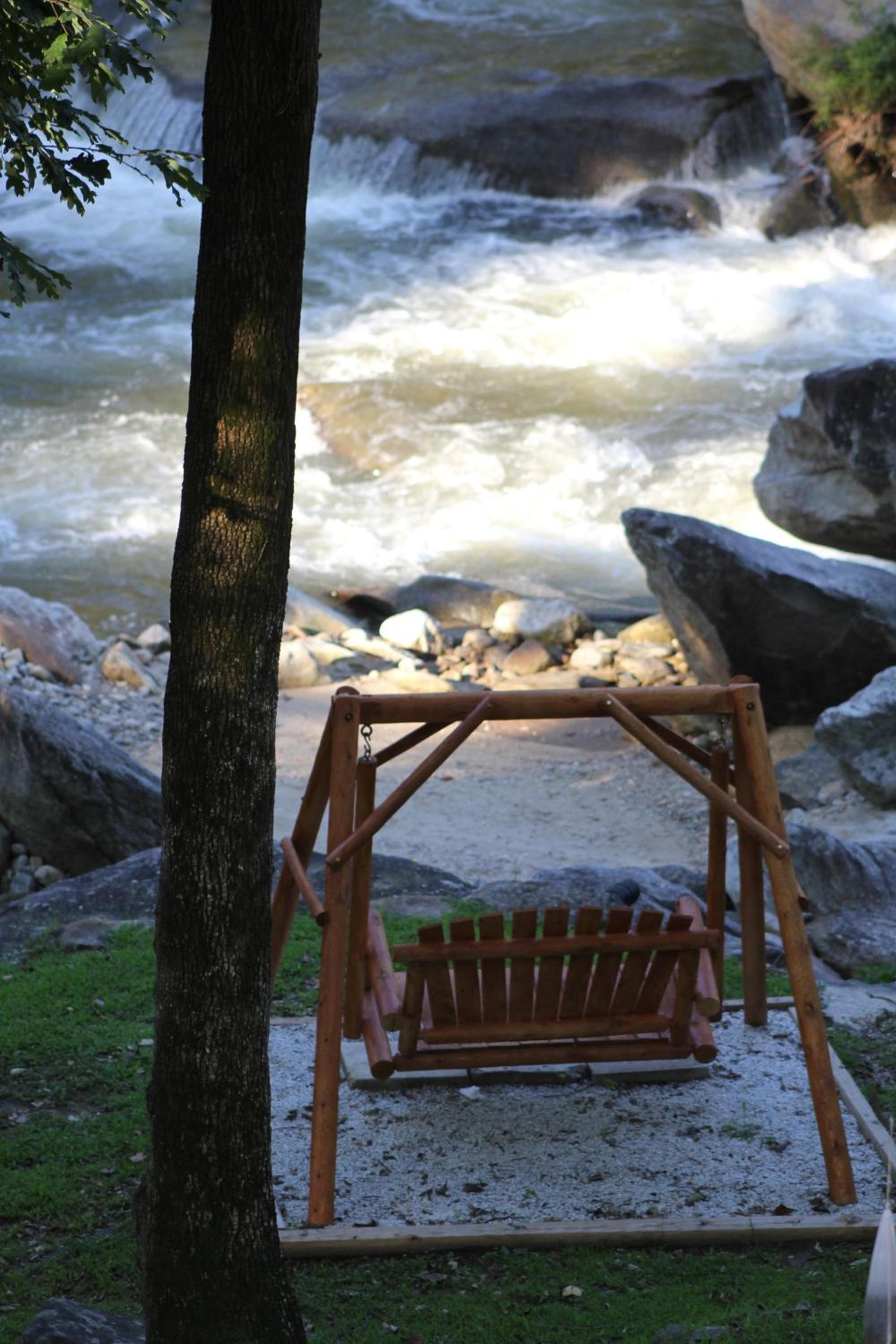 The Evening Shade River Lodge and Cabins photo 53