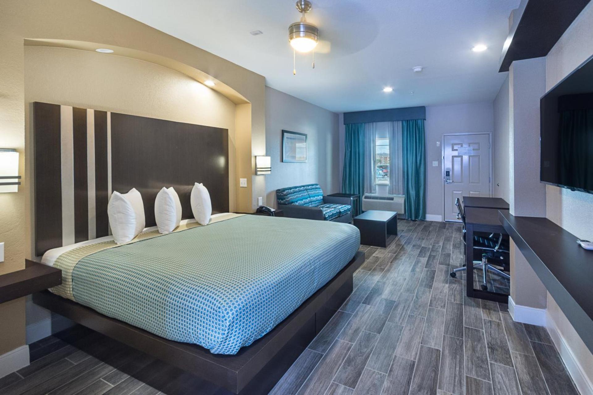 Econo Lodge Inn & Suites Houston NW-Cy-Fair photo 16