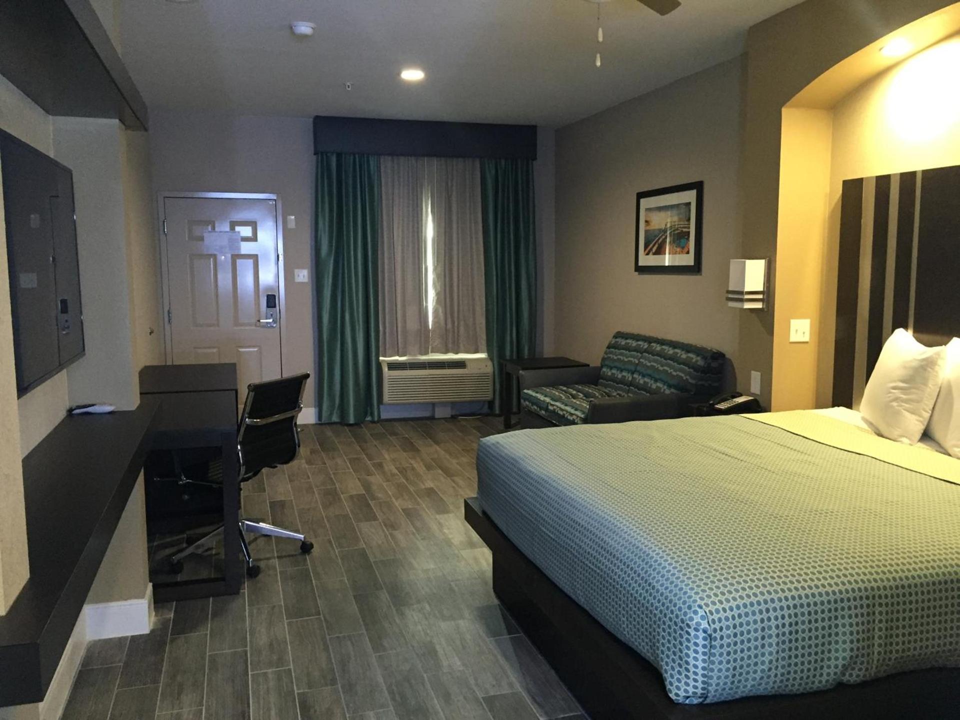 Econo Lodge Inn & Suites Houston NW-Cy-Fair photo 3