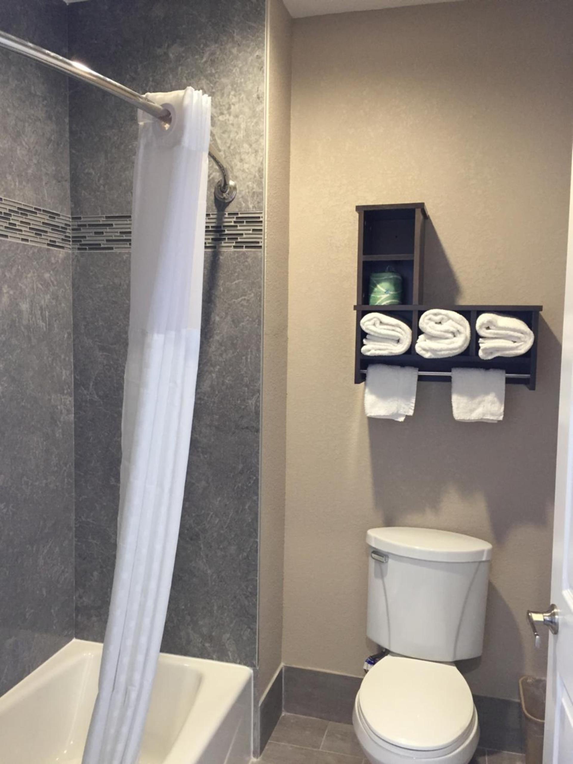Econo Lodge Inn & Suites Houston NW-Cy-Fair photo 2