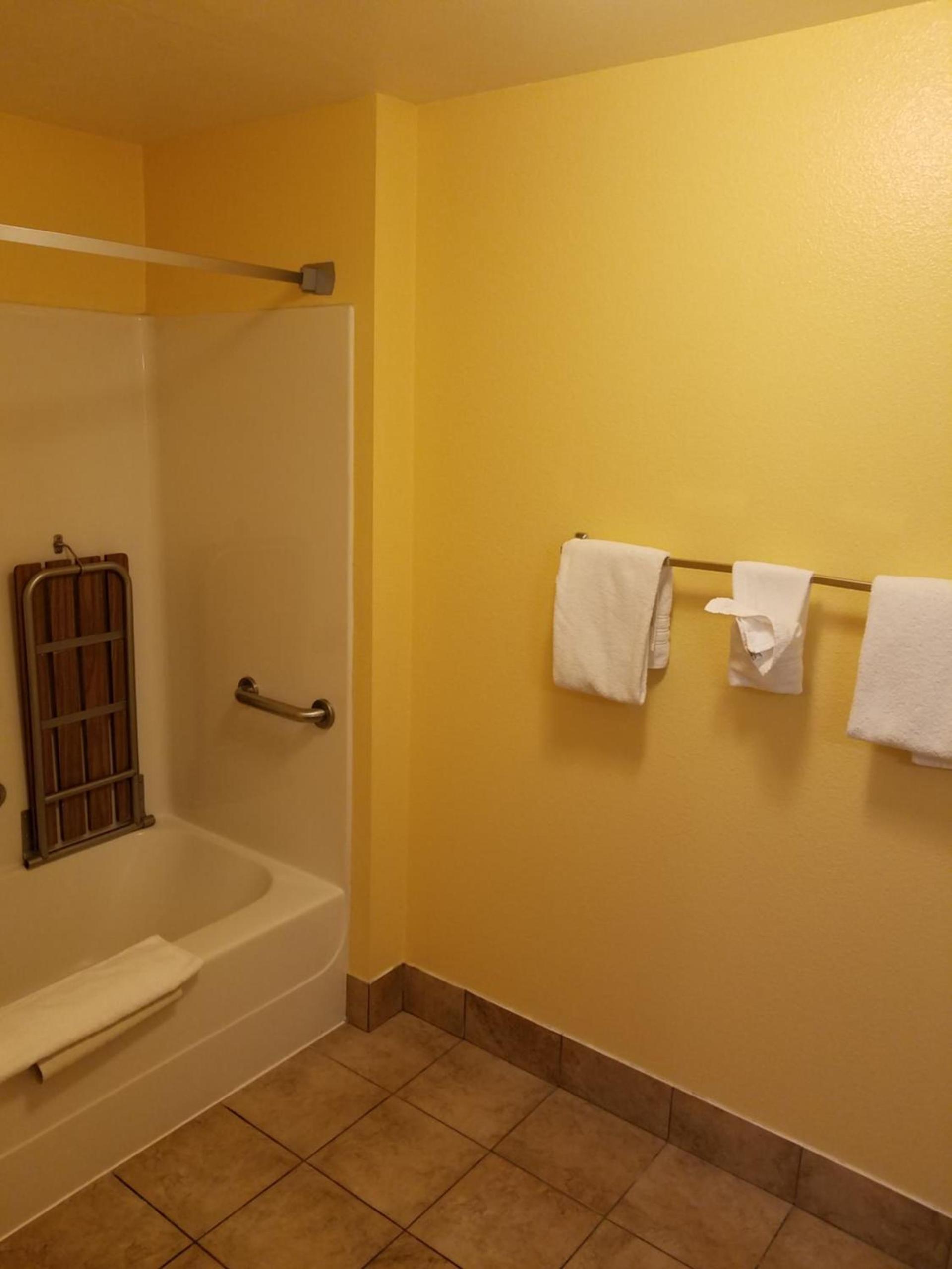 Travelodge by Wyndham Wenatchee photo 18
