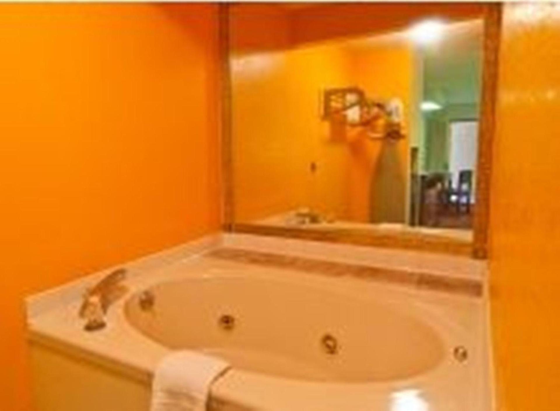 Americas Best Value Inn - Brookhaven photo 21