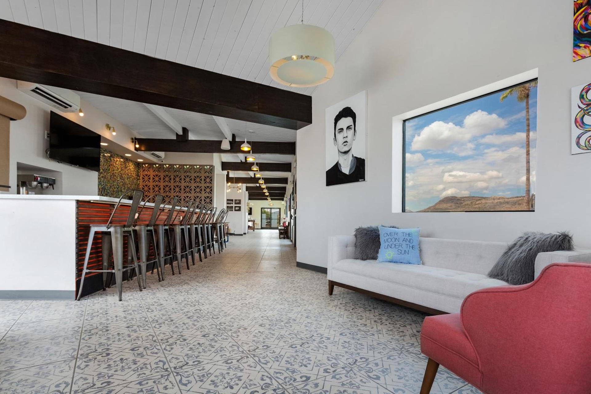 Hotel McCoy Tucson - Art, Coffee, Beer, Wine, Pool photo 8