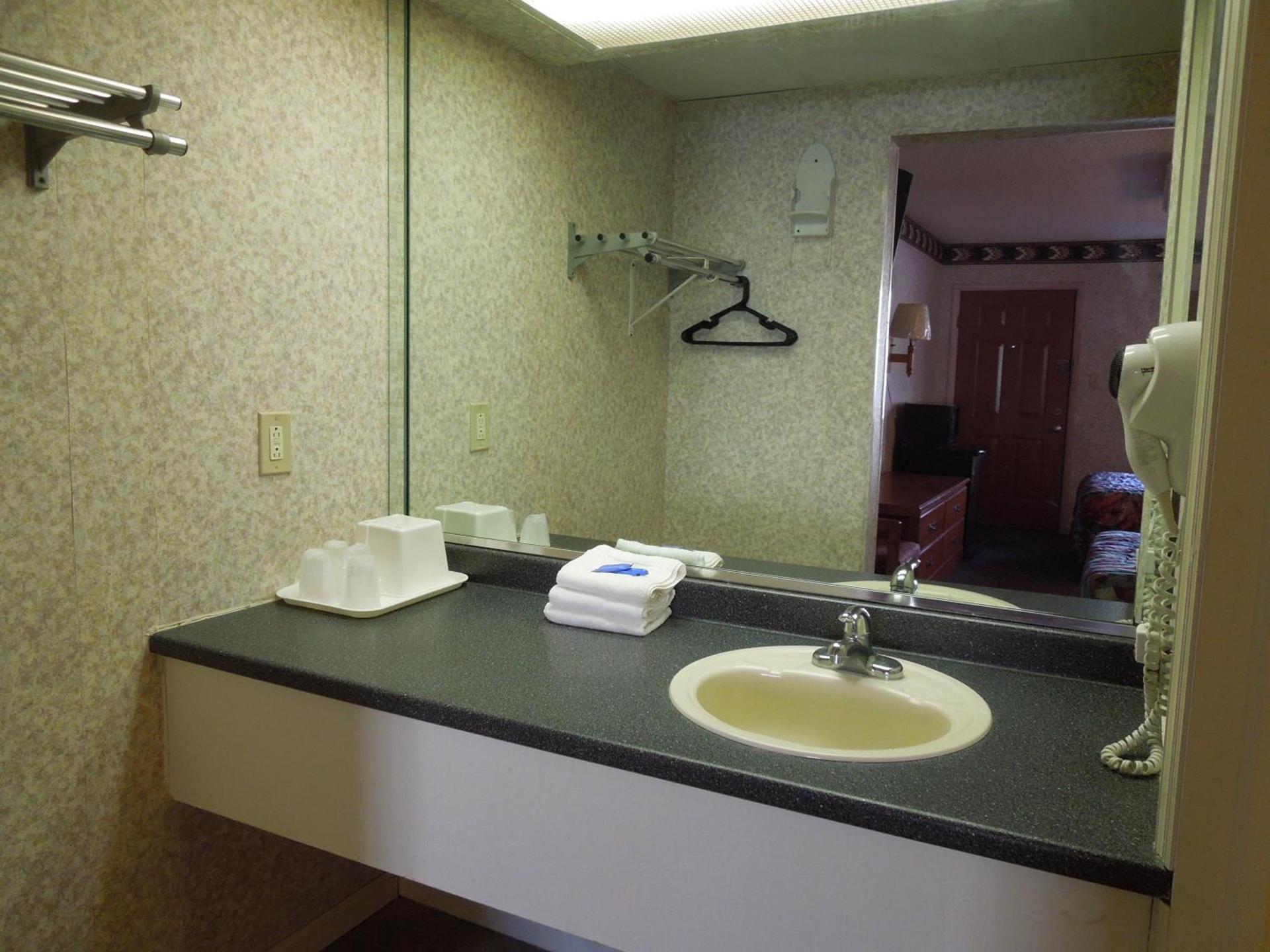 Red Carpet Inn Absecon photo 8