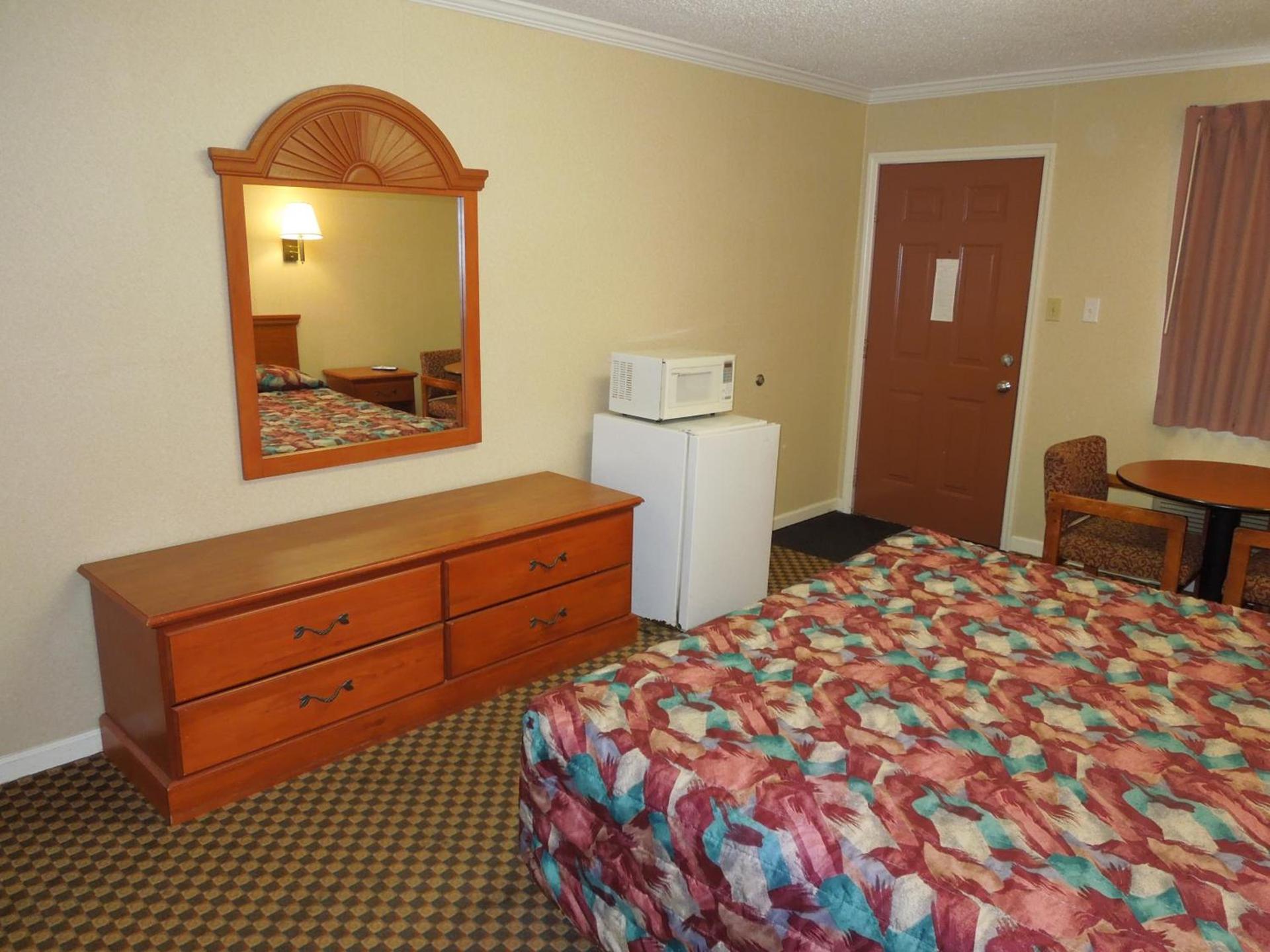 Red Carpet Inn Absecon photo 19